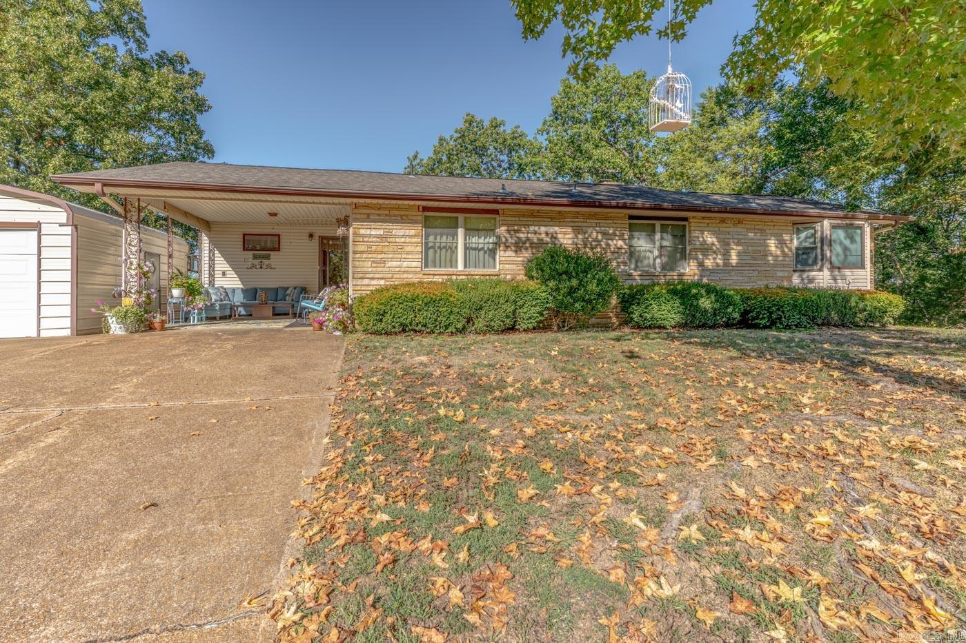1319 Riverview Drive — photo