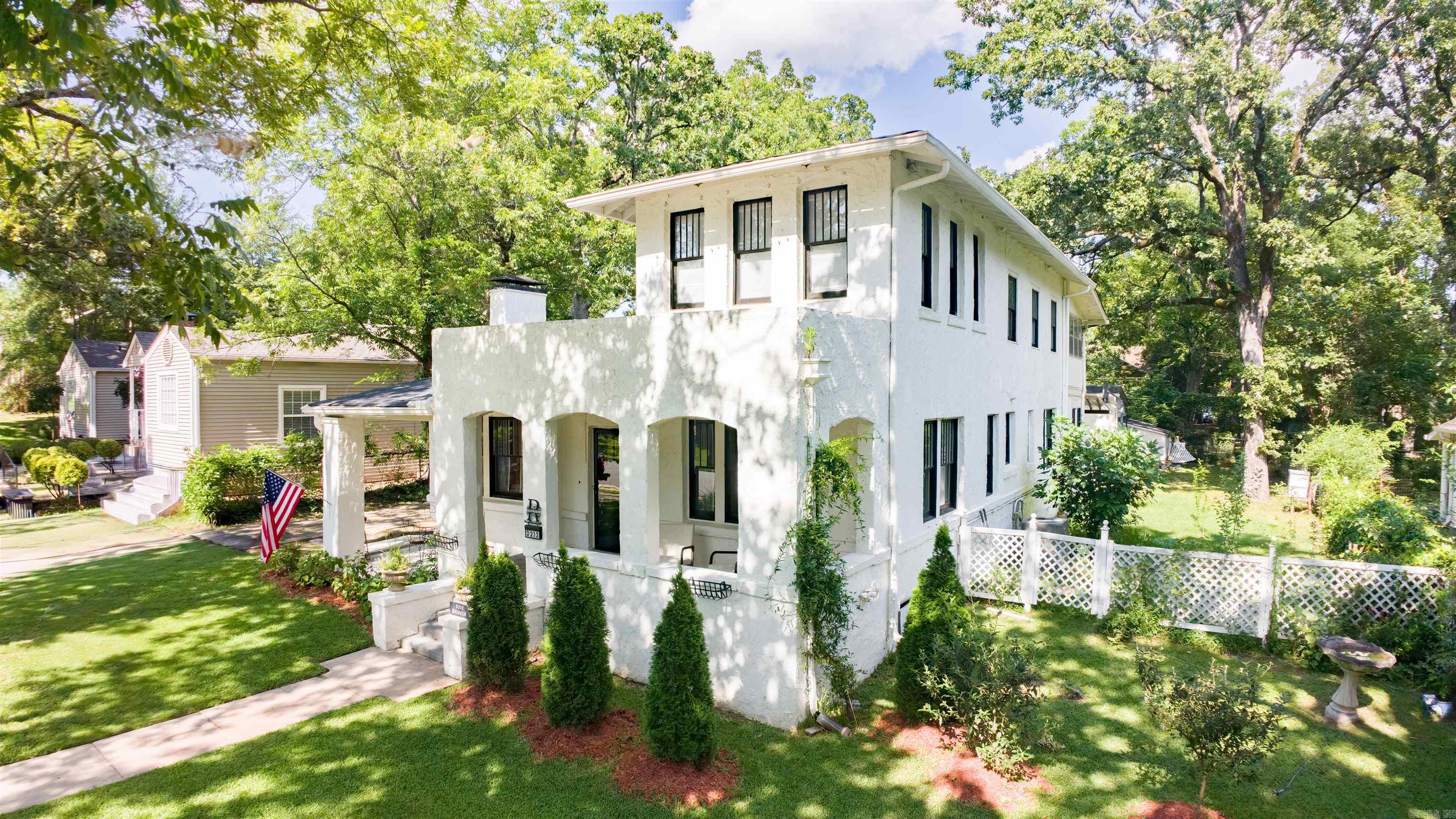 3212 N Magnolia Street — photo