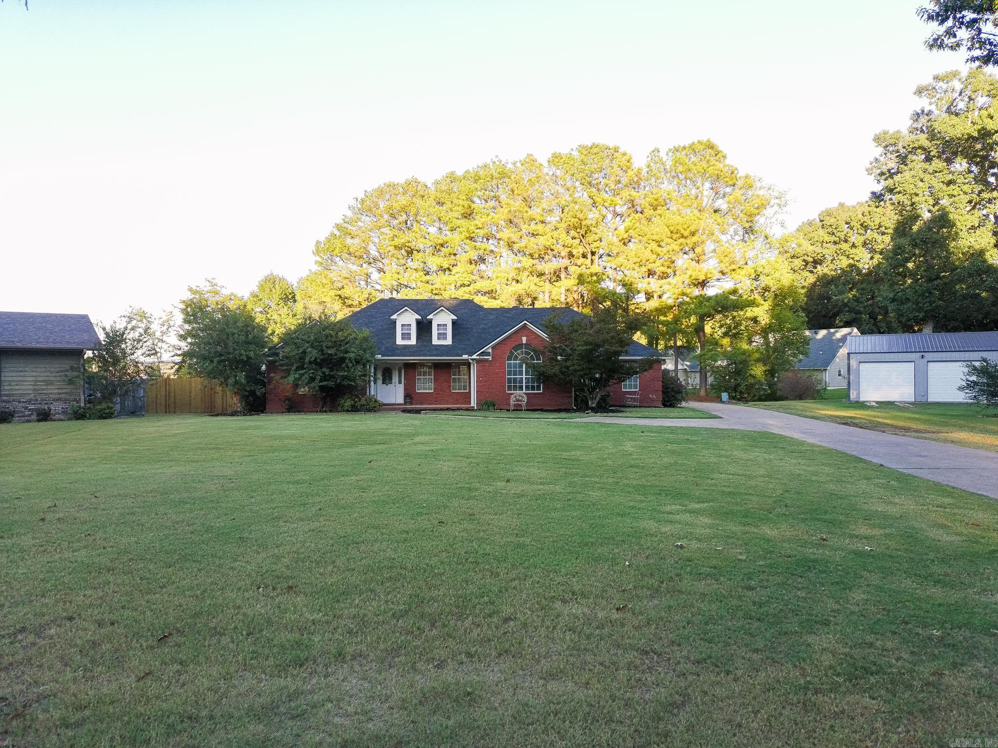 4126 Hickory Circle — photo