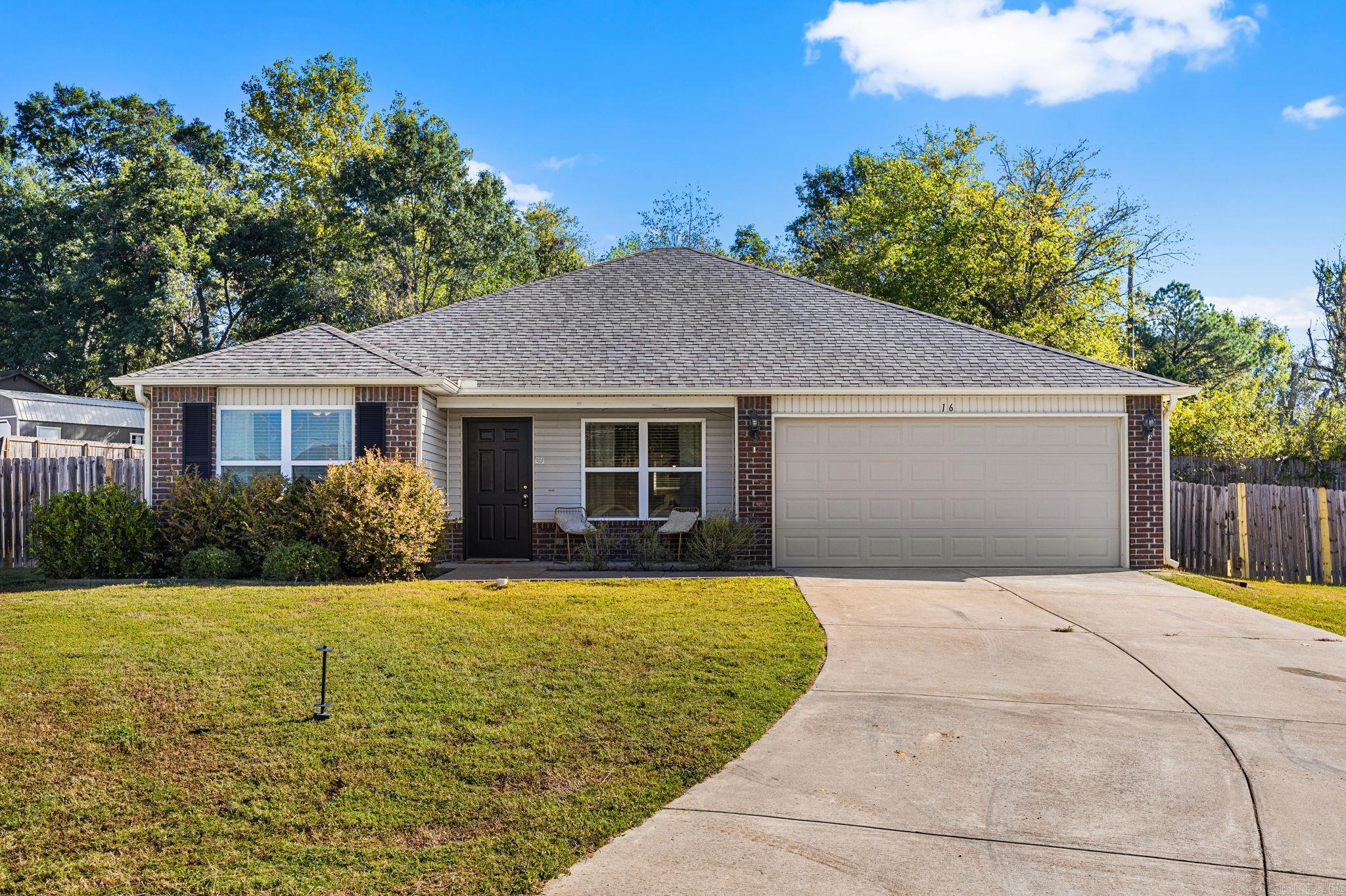 16 Oakland Circle — photo