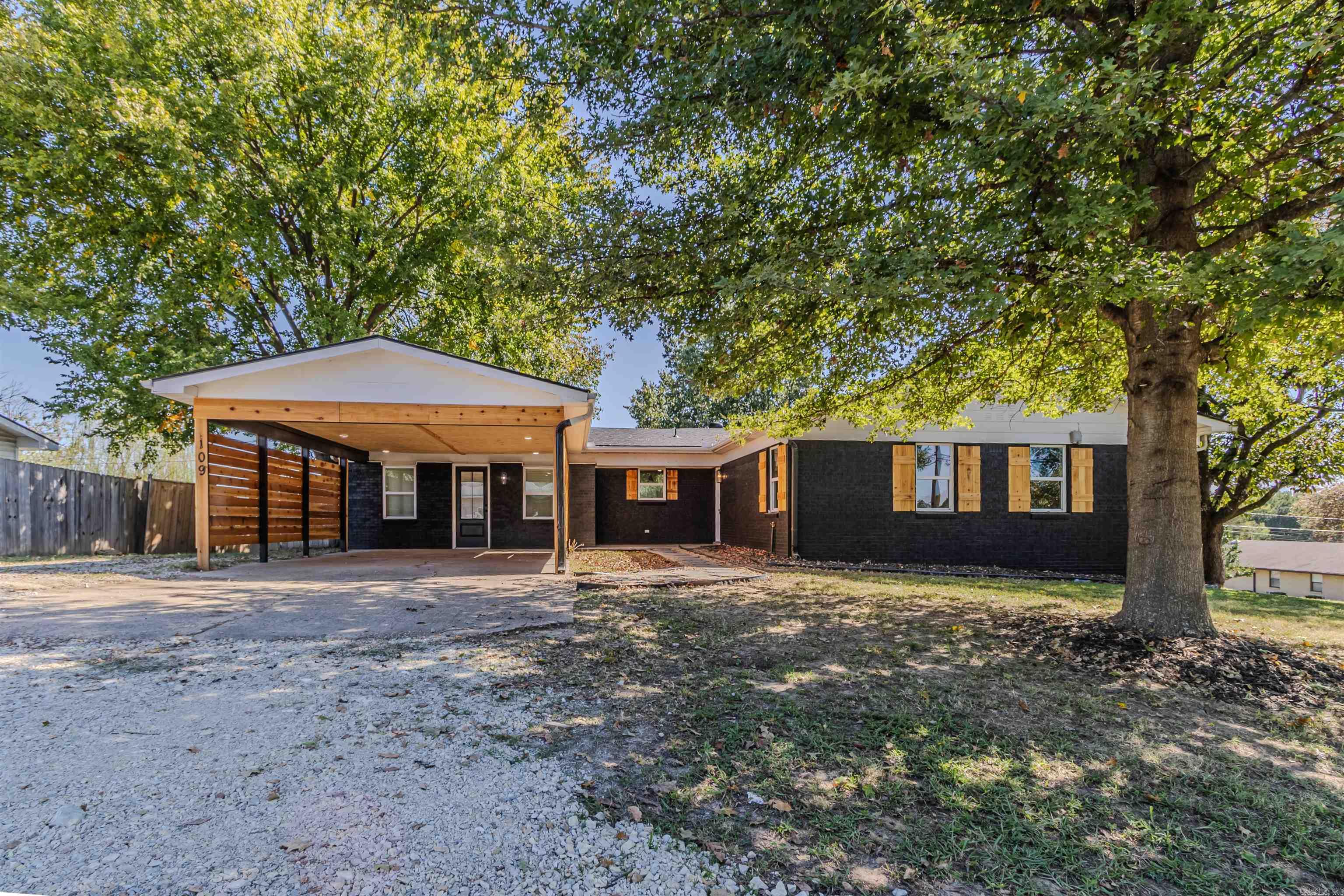 109 Highview — photo