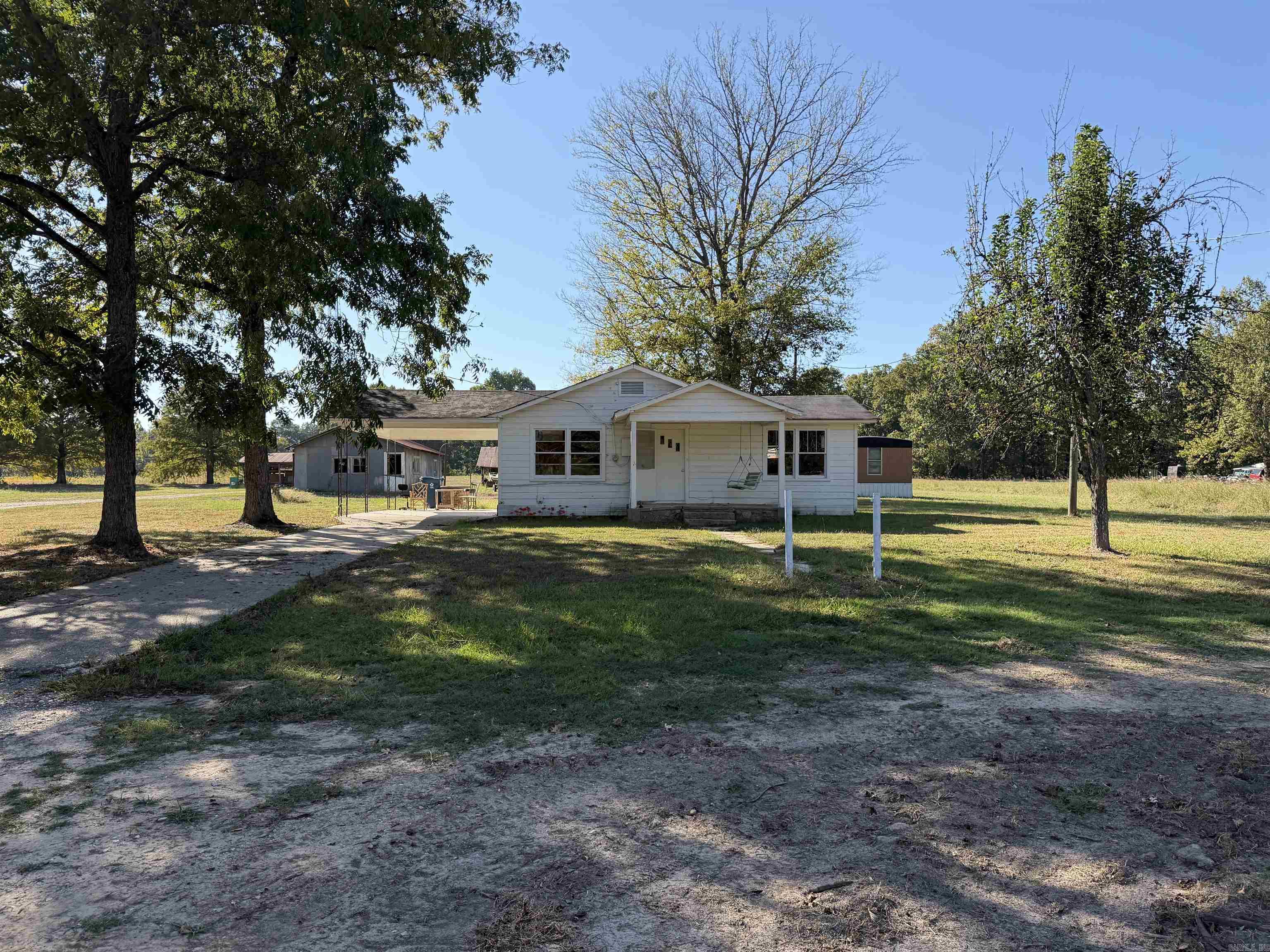 5205A Highway 35 — photo