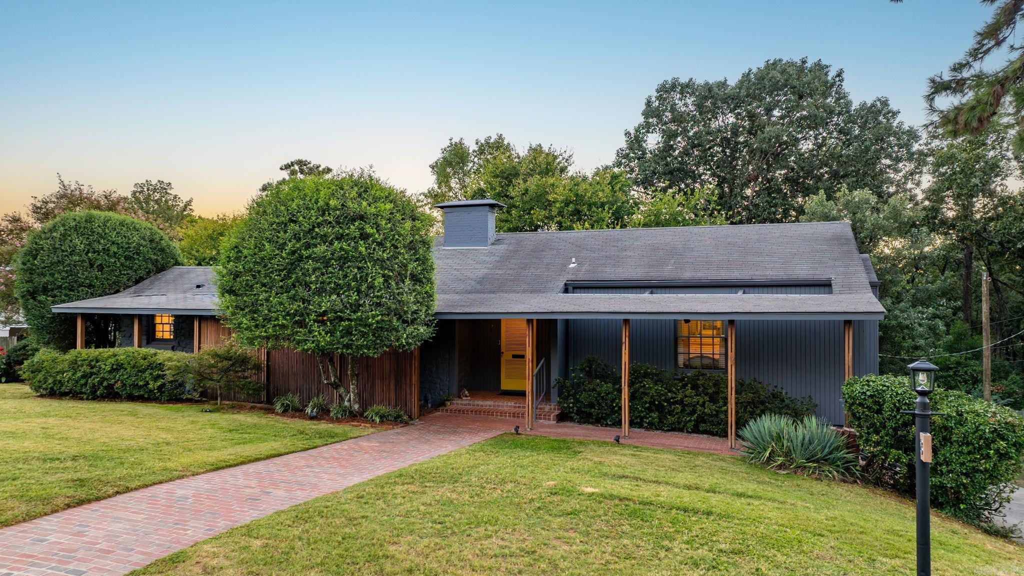 8 Lenon Drive — photo