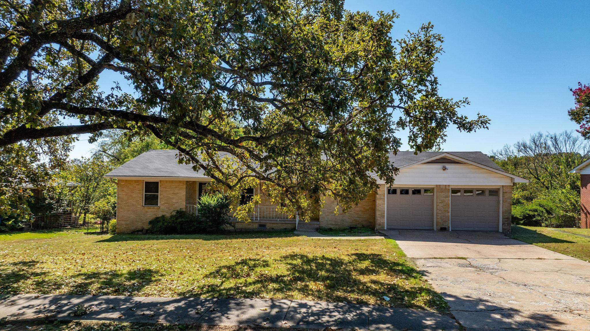 200 W Scenic Drive — photo