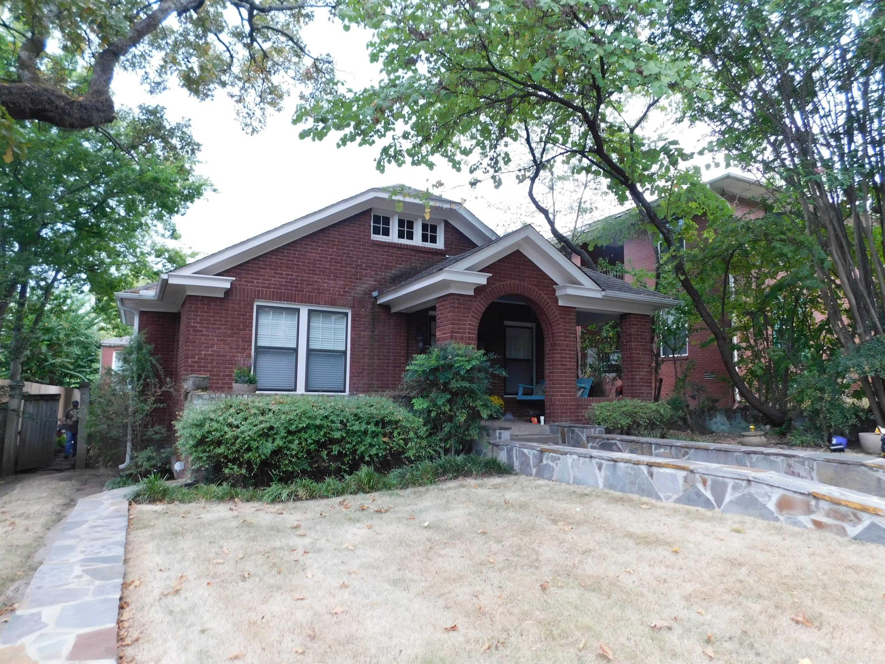 616 N Pine Street — photo