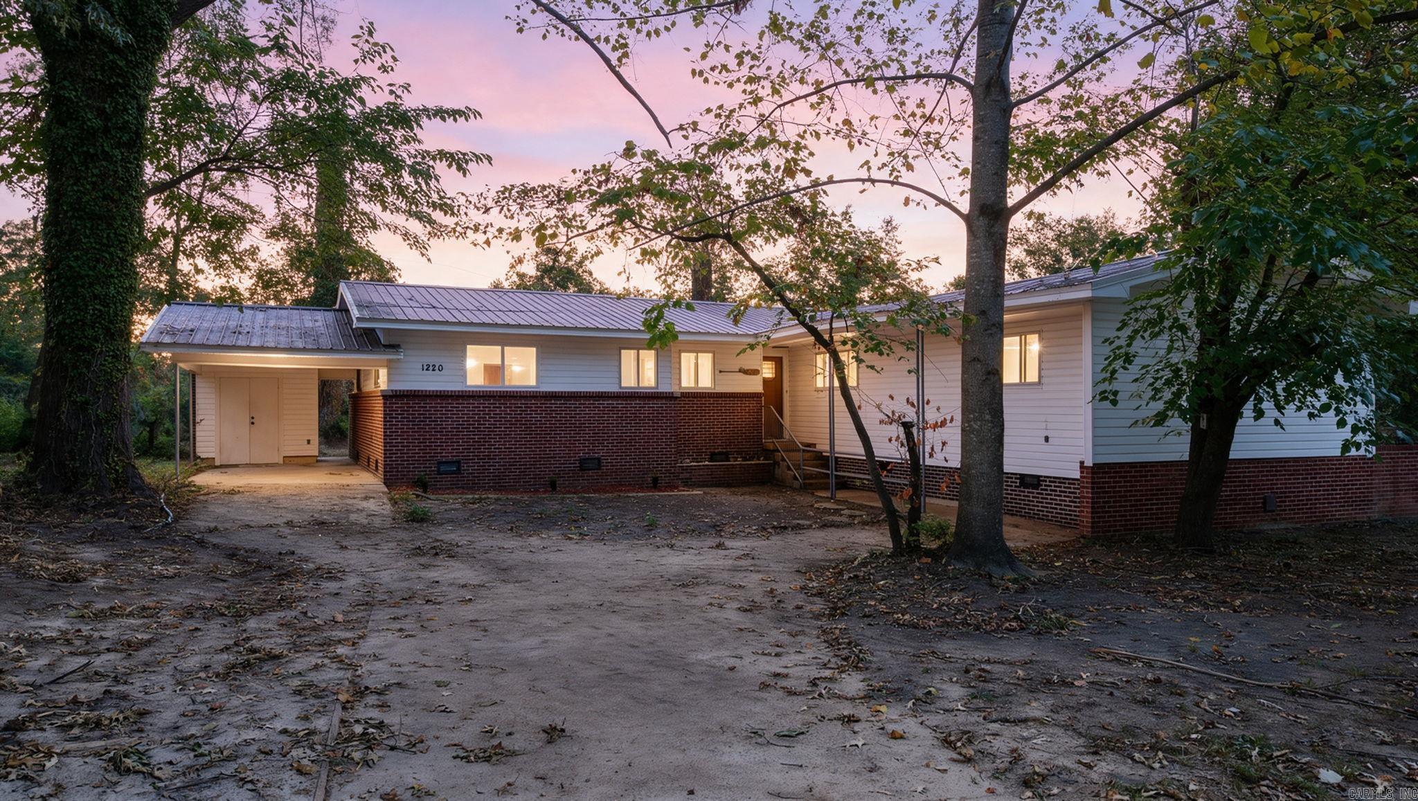 1220 Jameson Avenue — photo