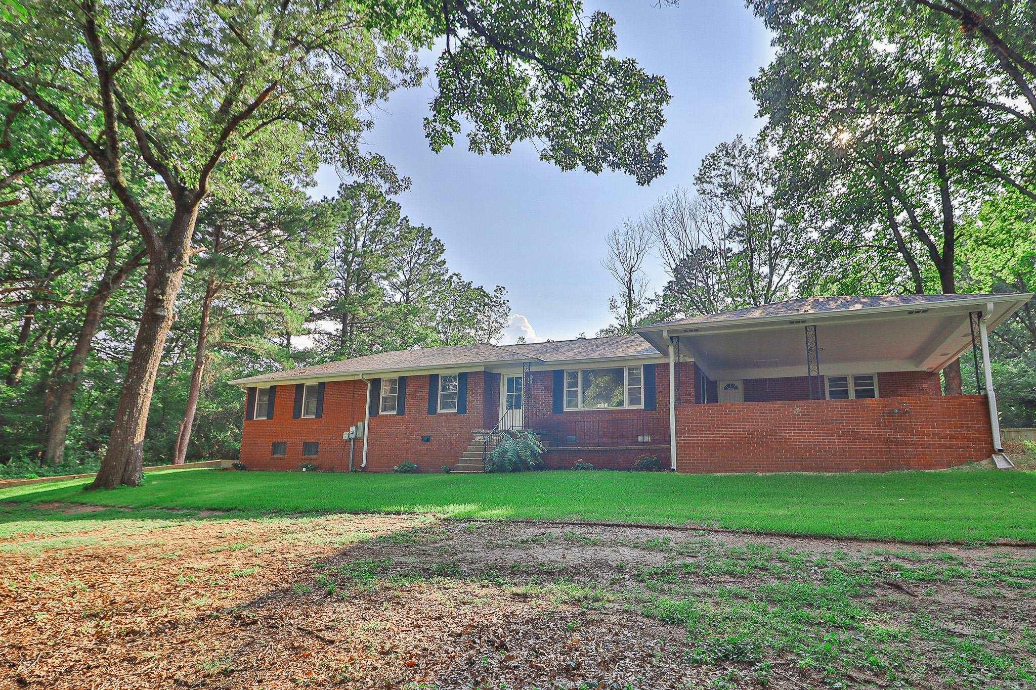 2711 Wood Street — photo