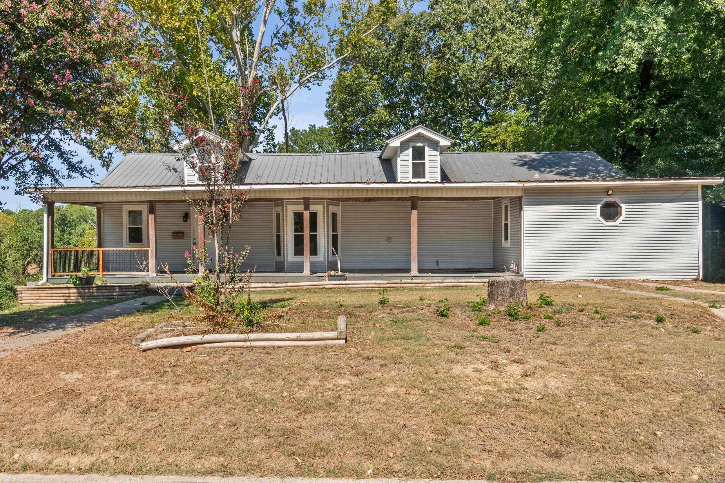 825 Evans Drive — photo