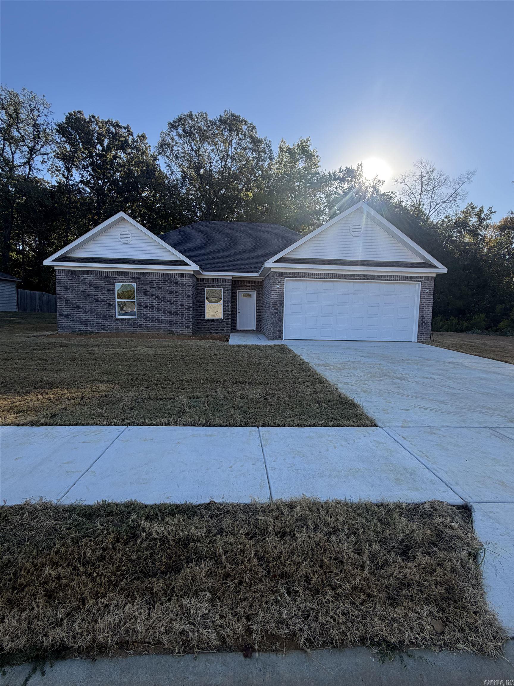 5548 Bundy Drive — photo