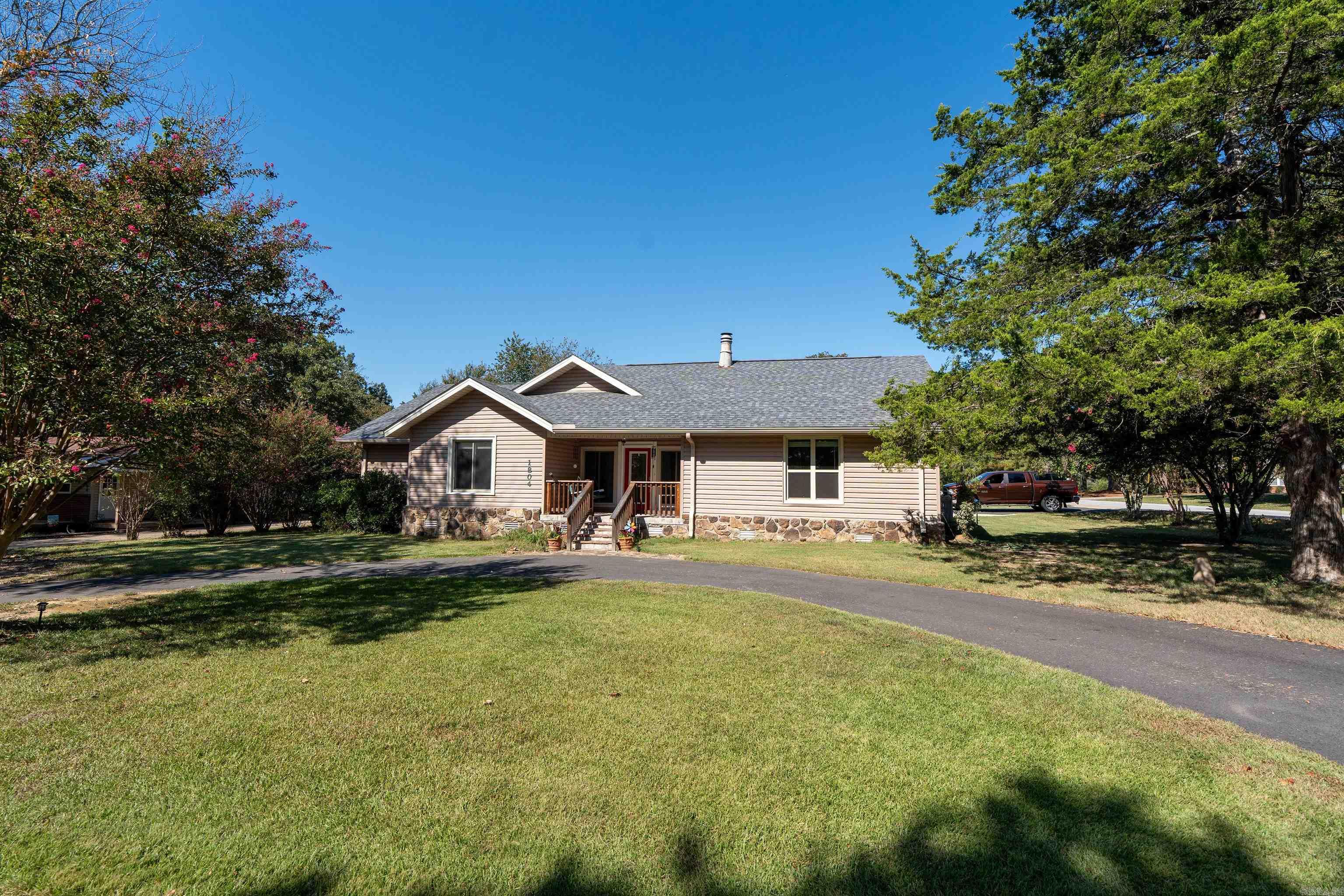 1804 Westgate Drive — photo