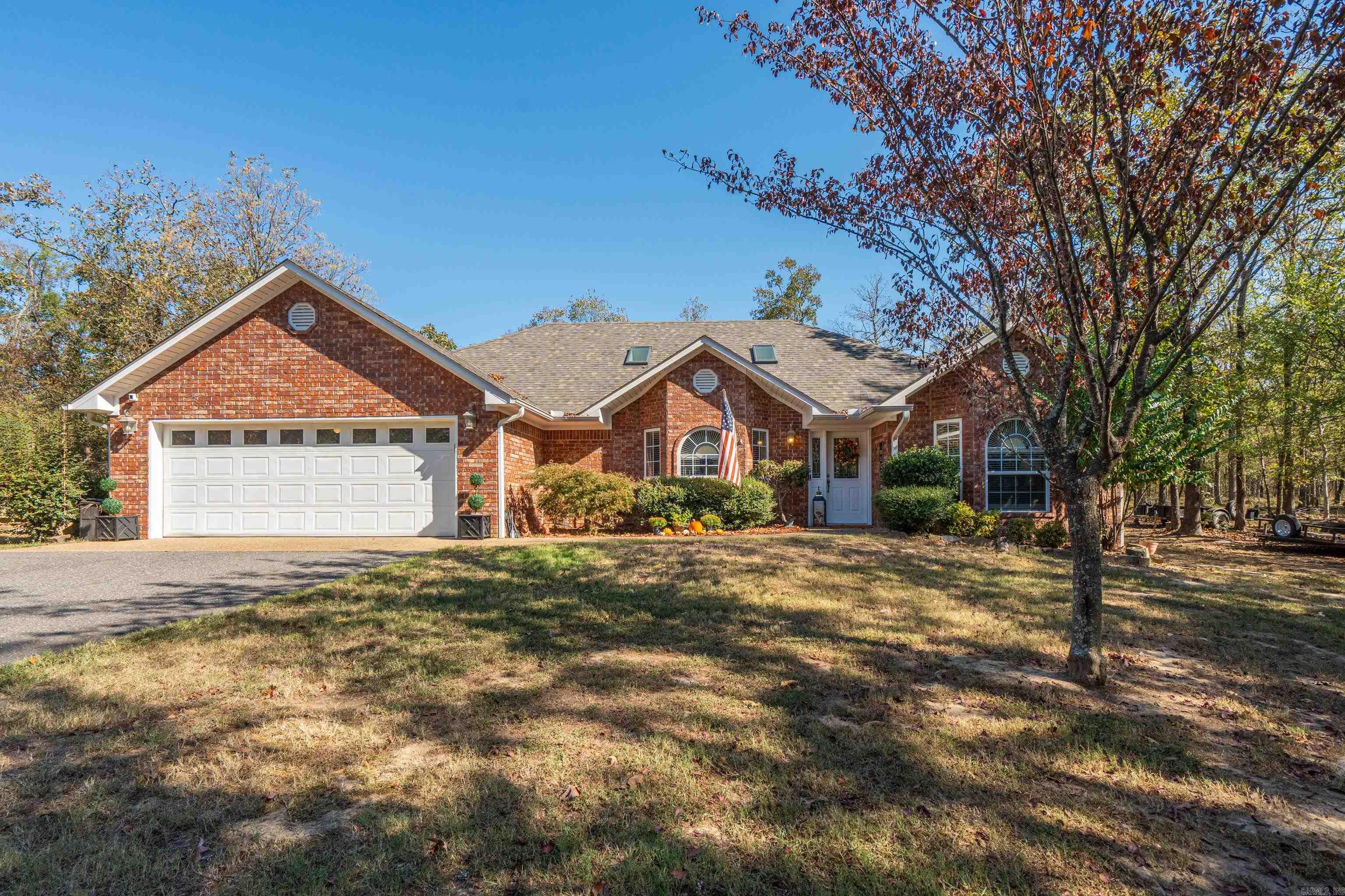 828 Lakeshore Drive — photo
