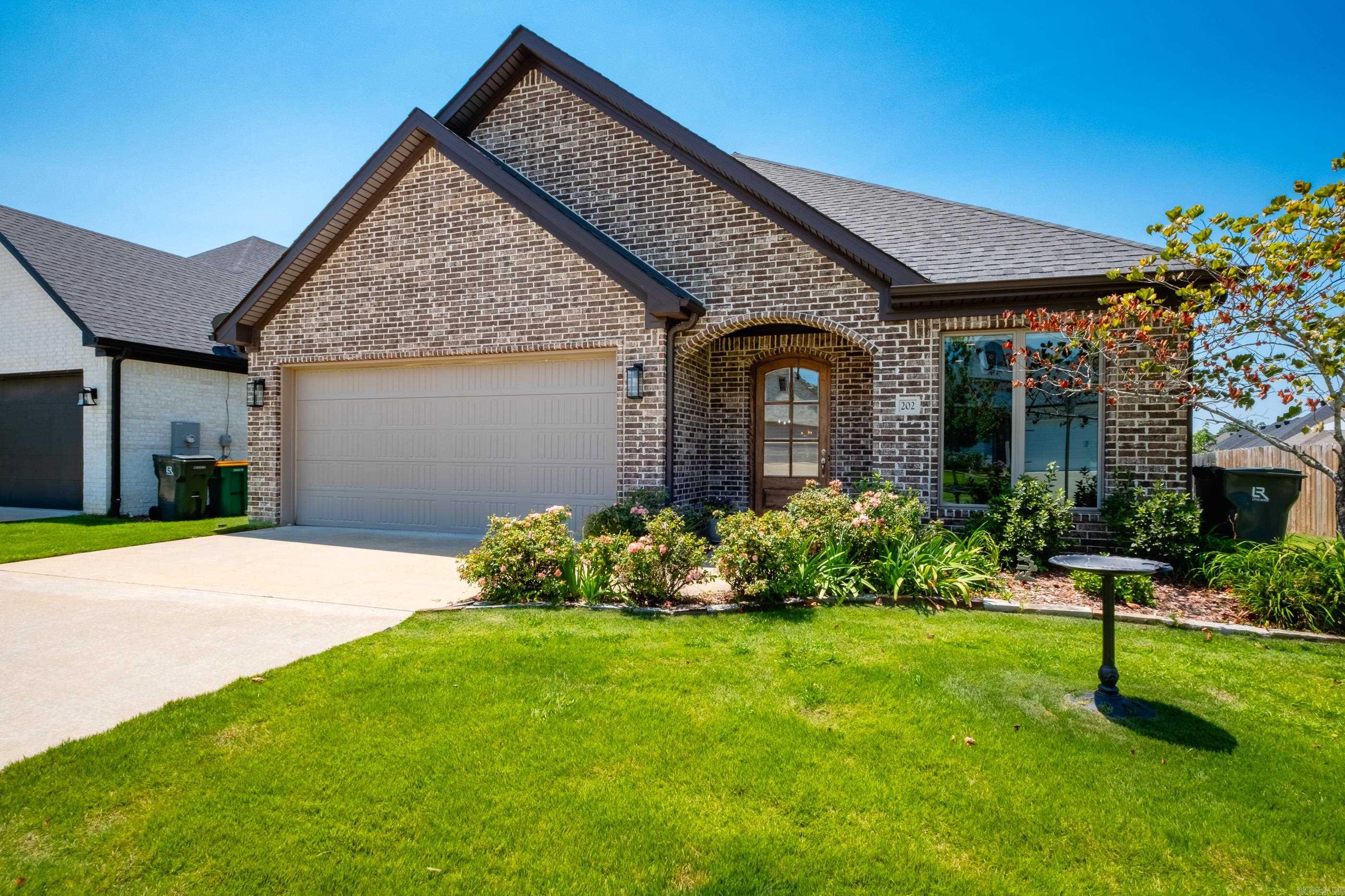 202 Rosemary Way — photo