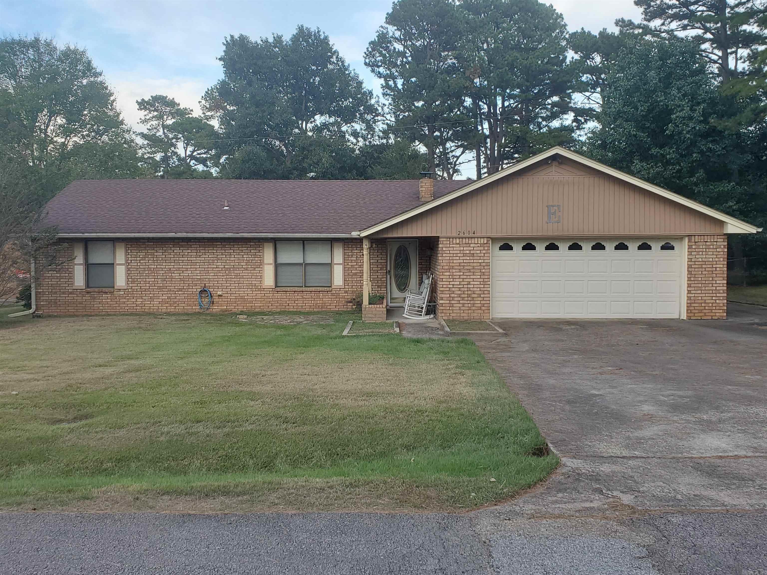 2604 Jerry Lee Drive — photo
