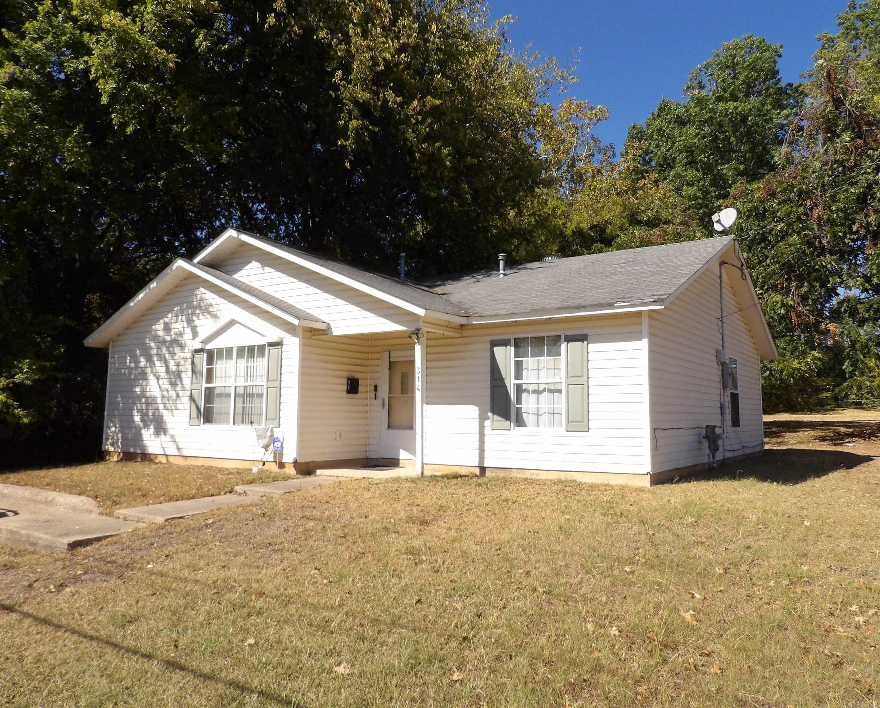 314 W Jackson Street — photo