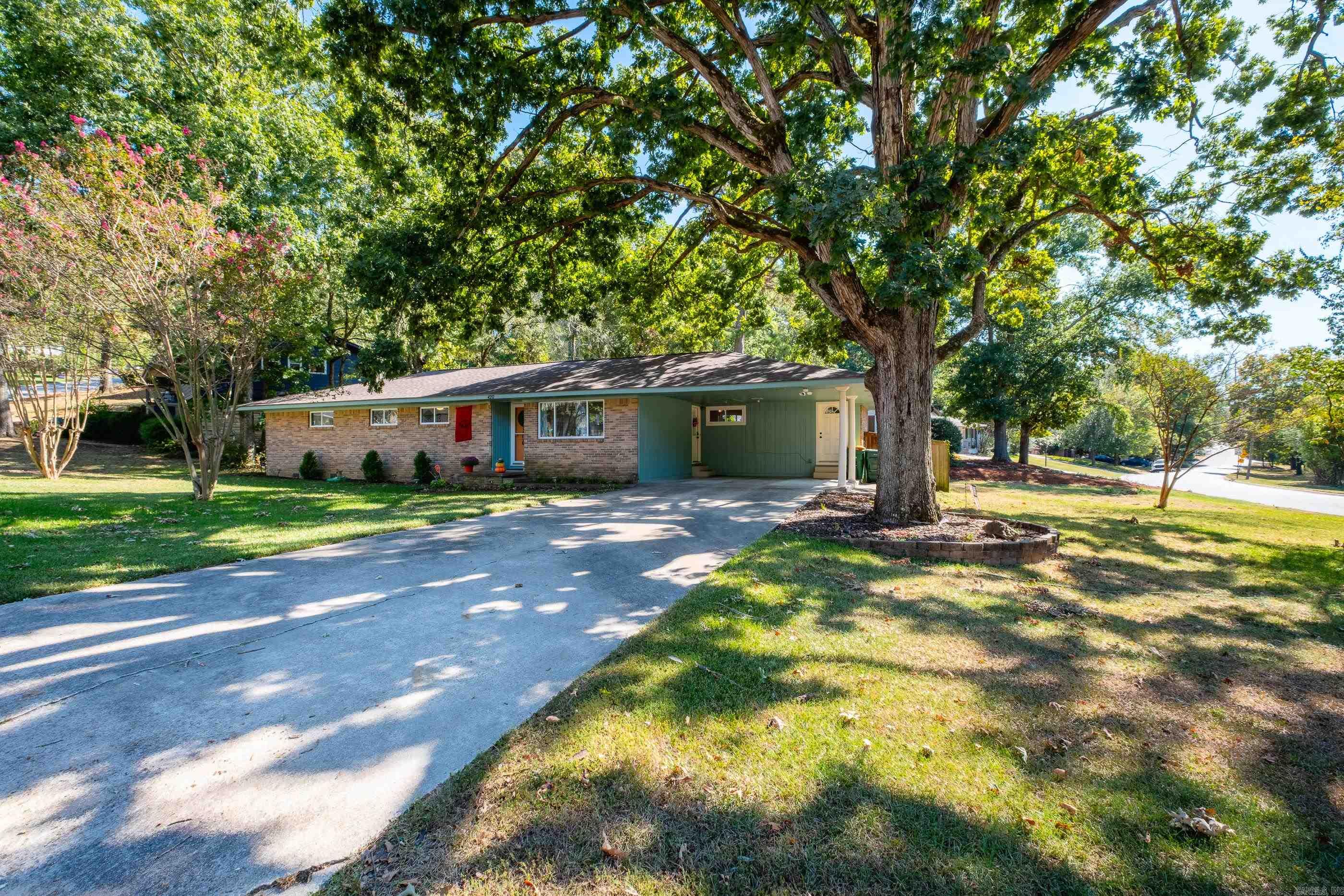 420 Del Rio Drive — photo