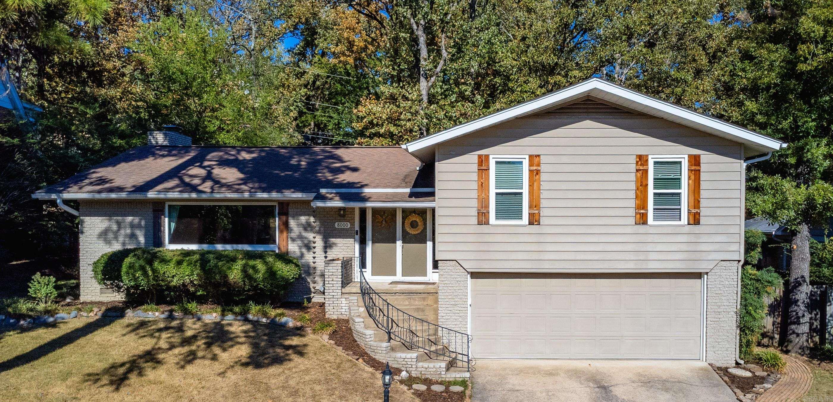 8000 Evergreen Drive — photo