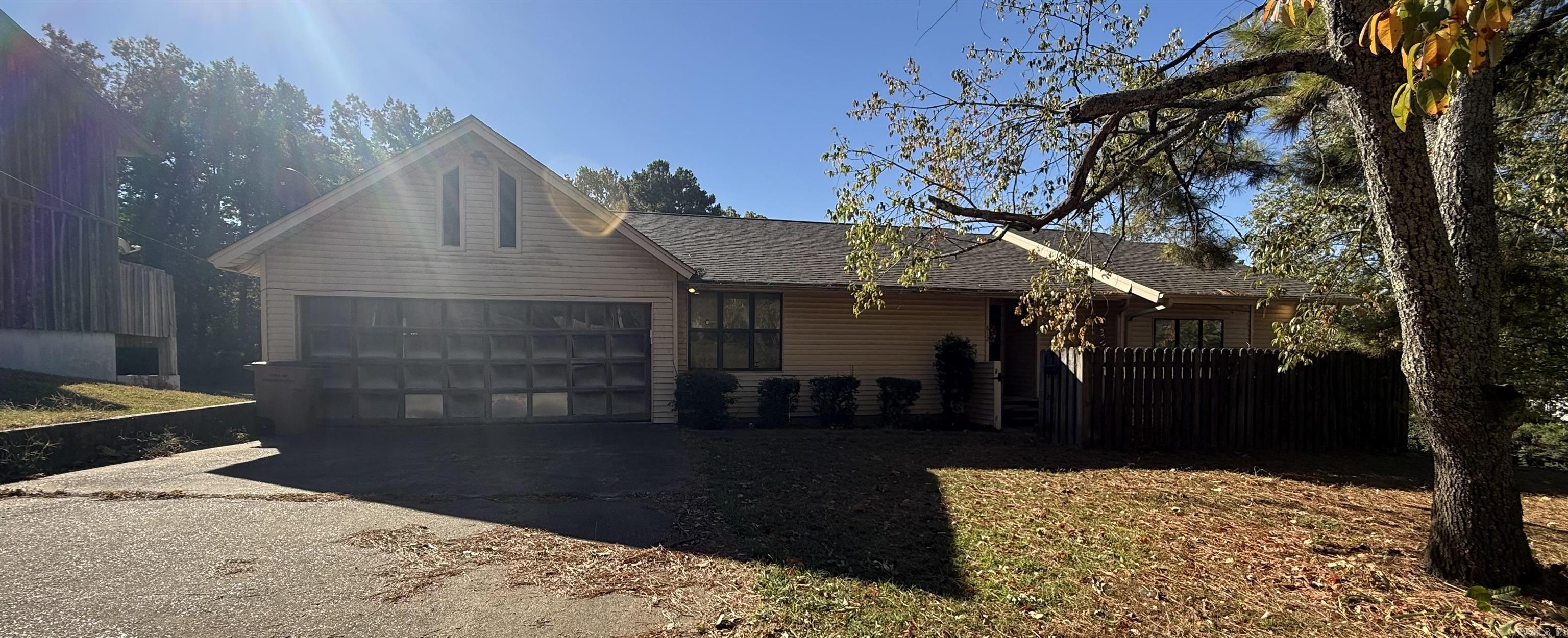 812 E Cross Street — photo