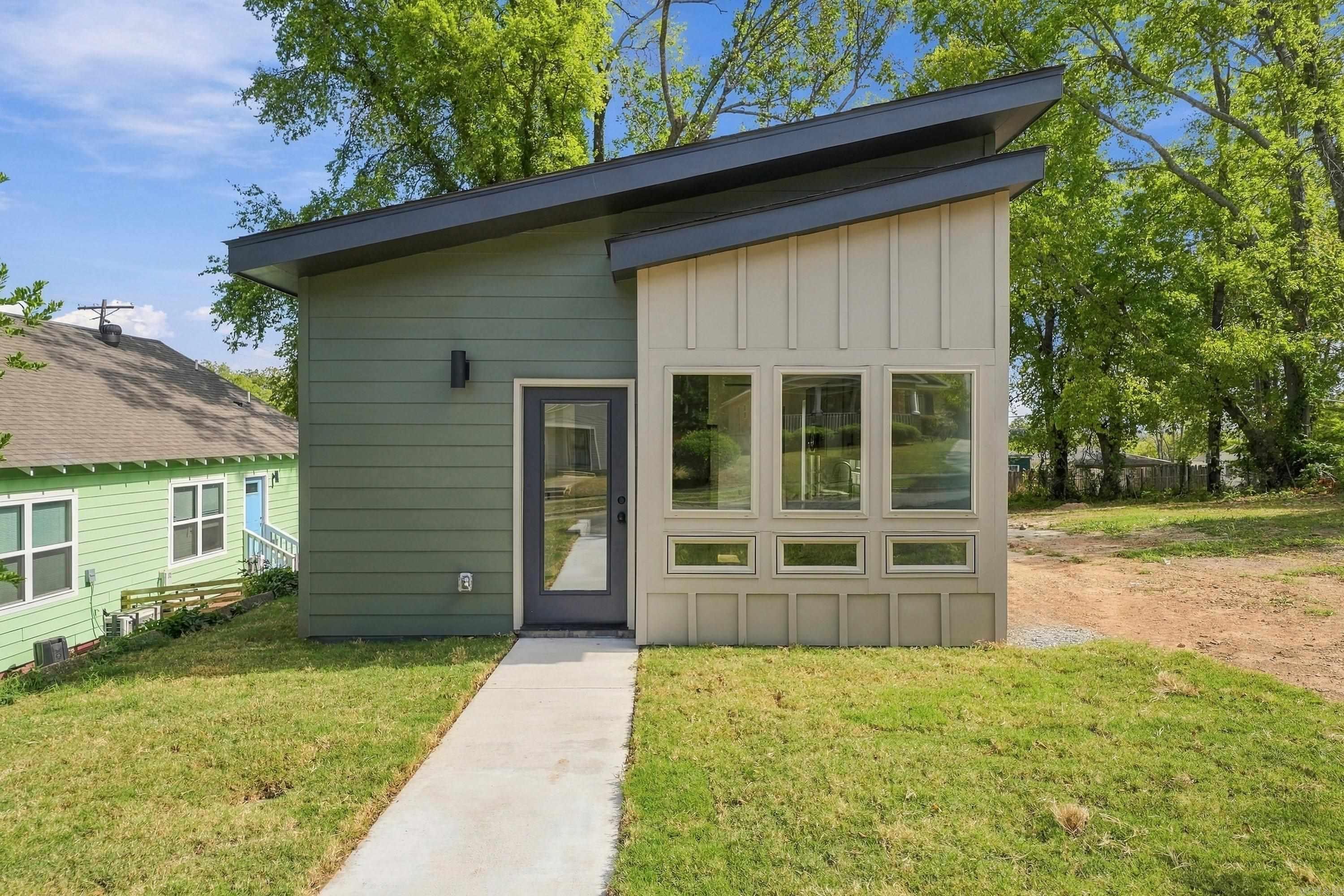 2107 Cumberland Street — photo
