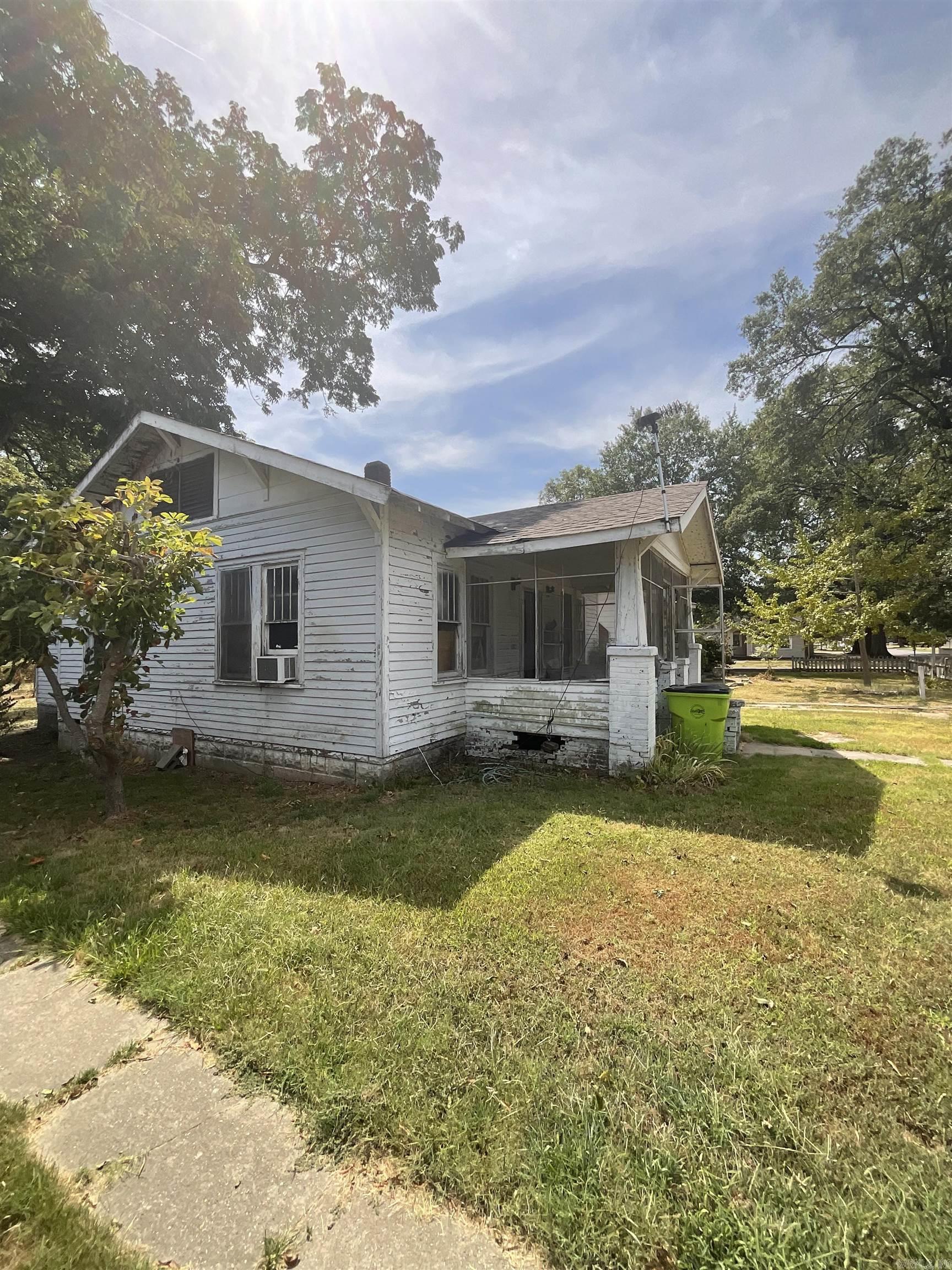 809 S Lowe Street — photo