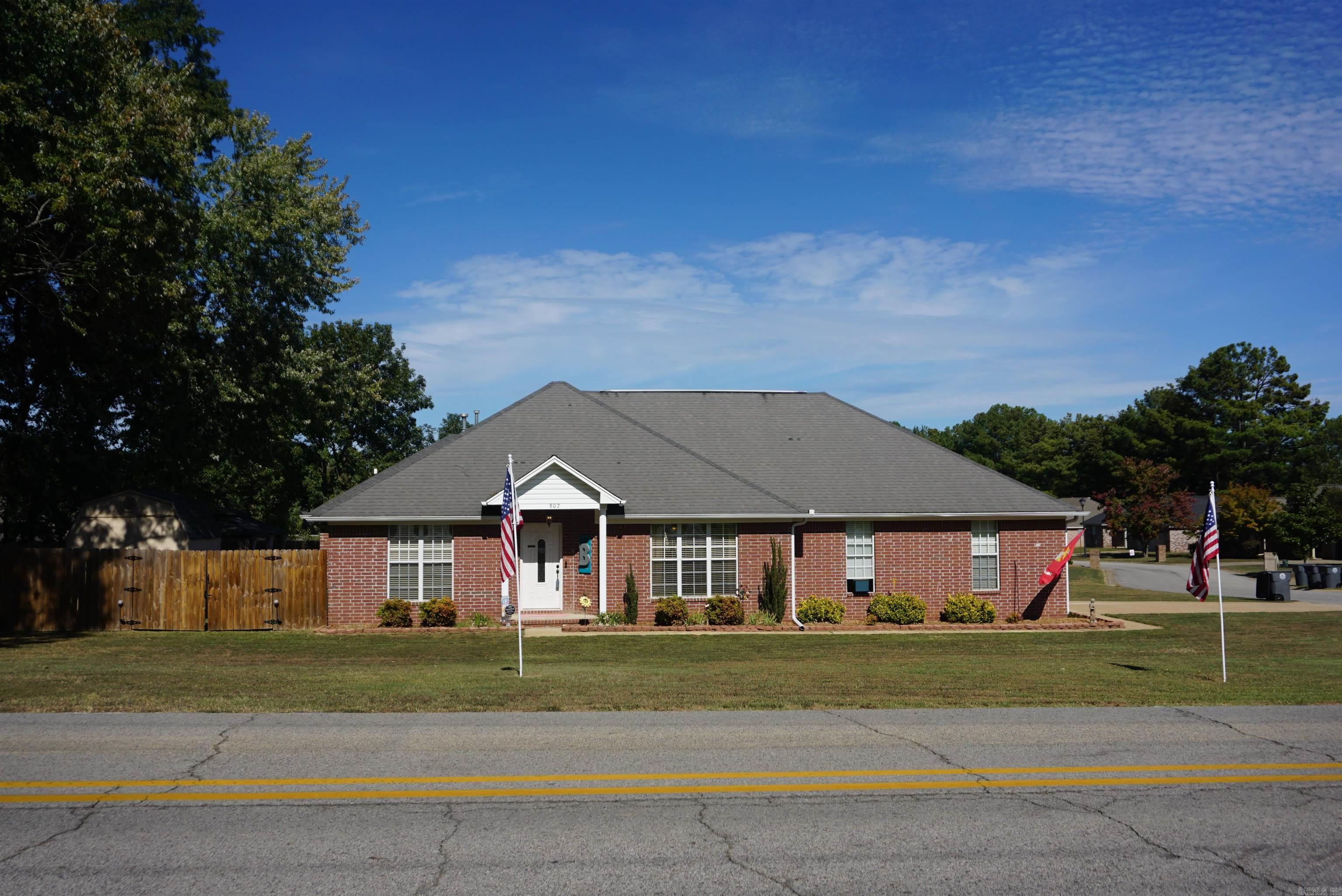 802 Skyline Drive — photo