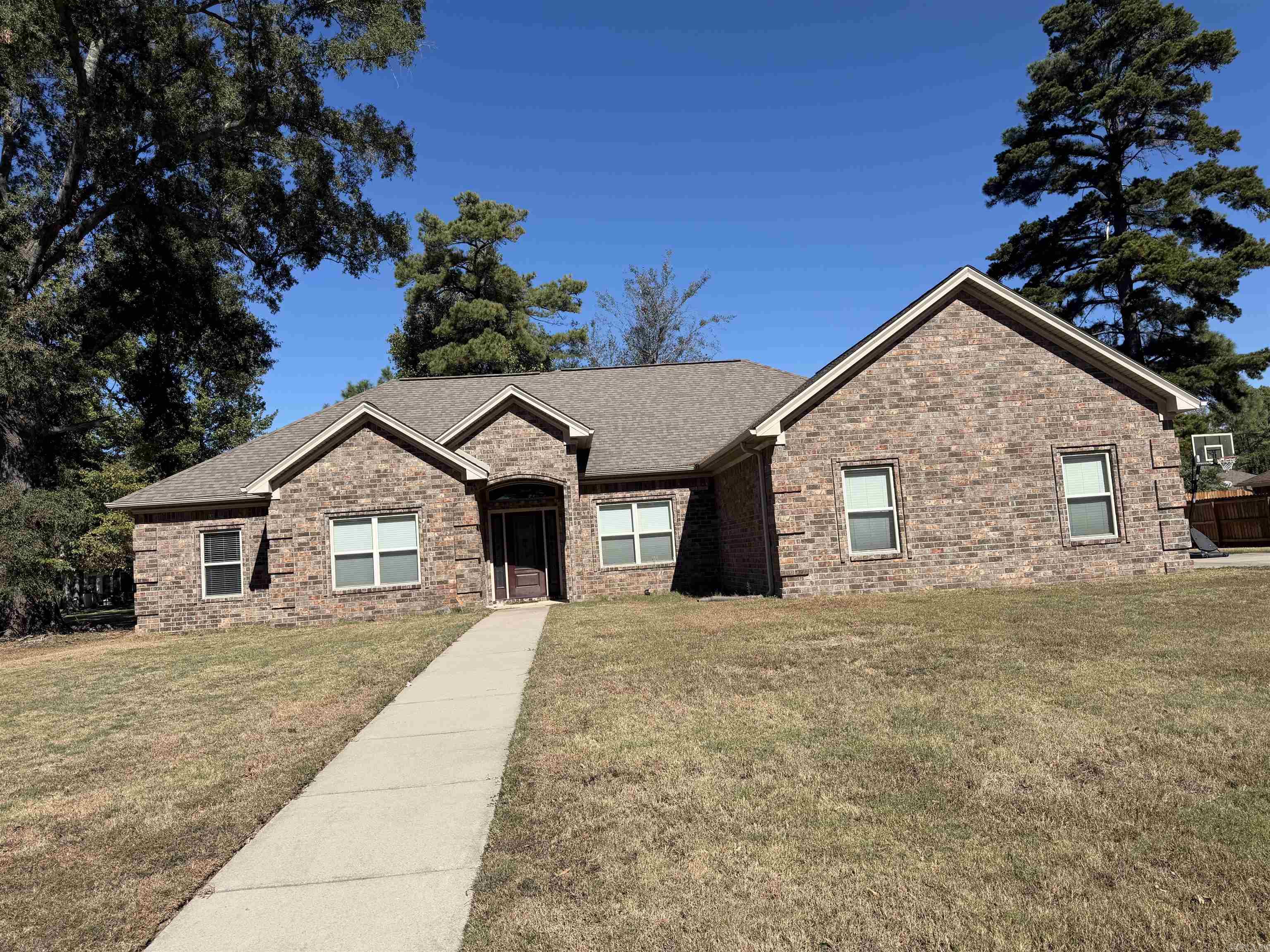 805 Fairway — photo