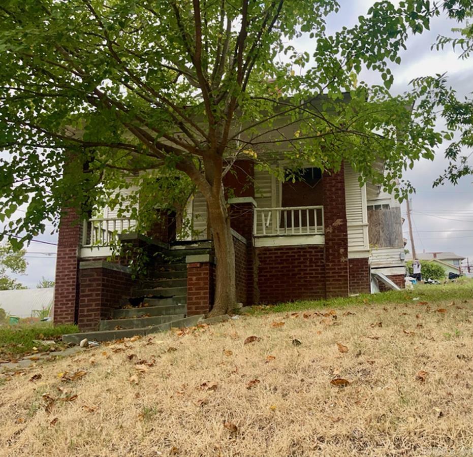 2822 Daisy Bates Drive — photo