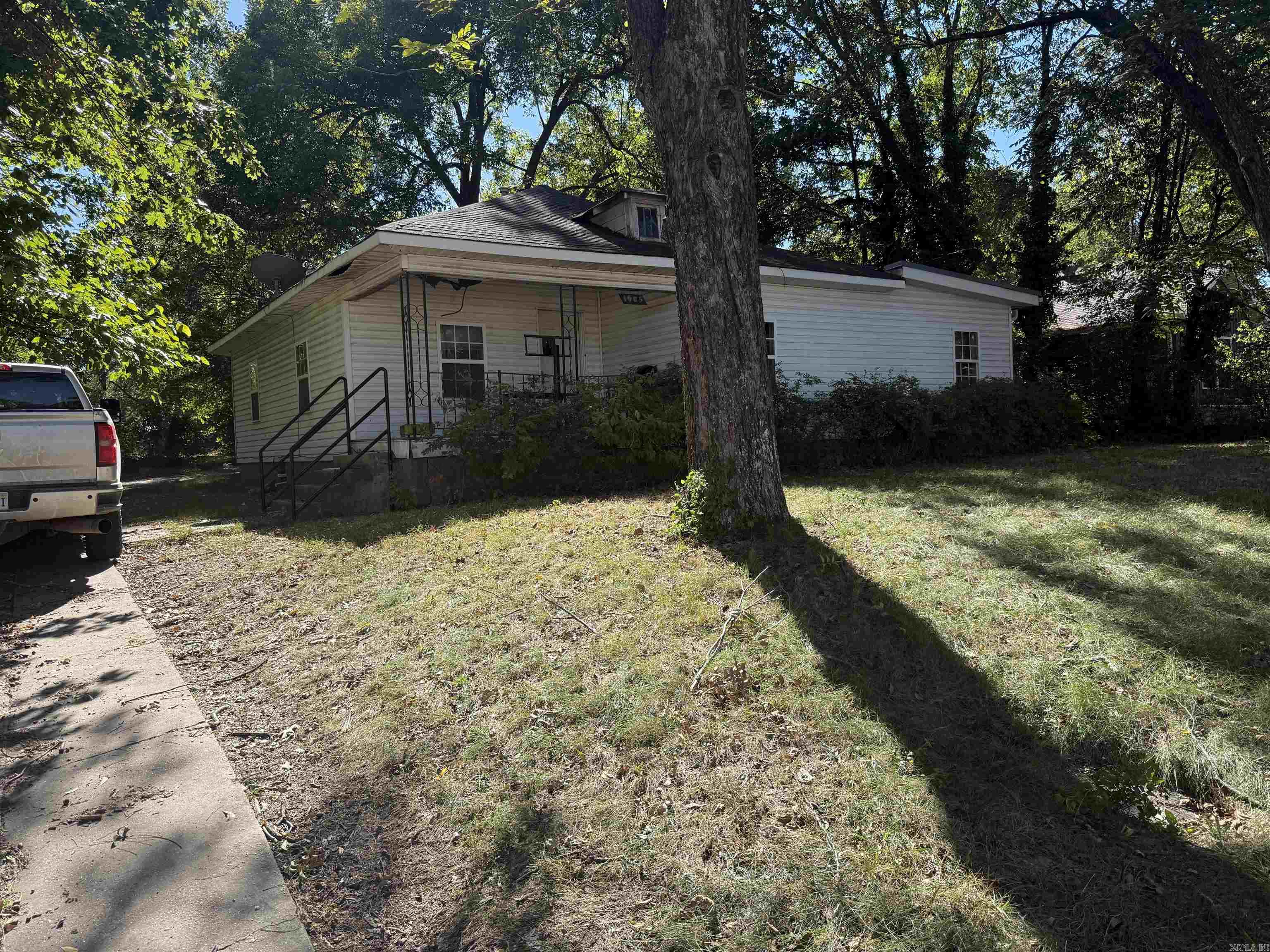 1405 W Washington Avenue — photo