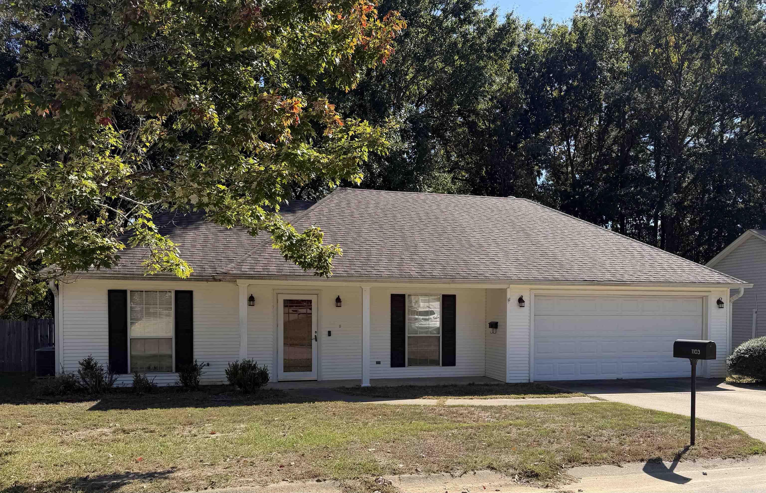 1103 Foxwood Drive — photo