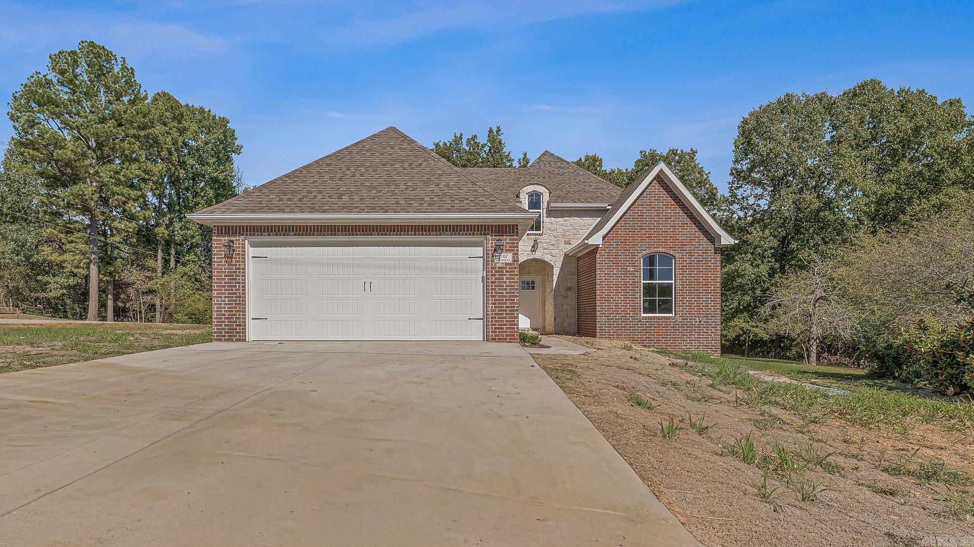 2107 Wildrose Lane — photo