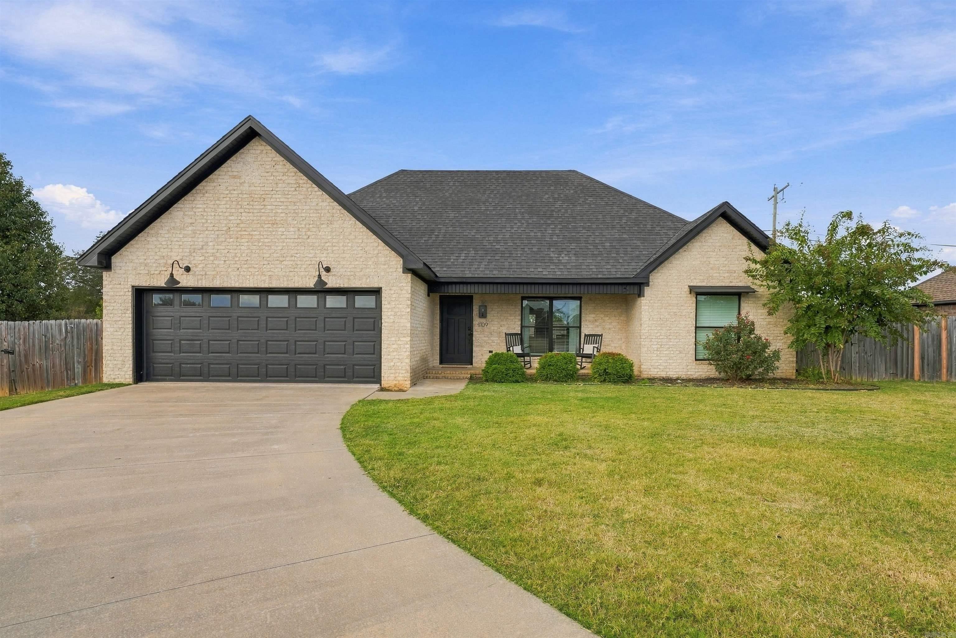 1109 Healstone Cove — photo