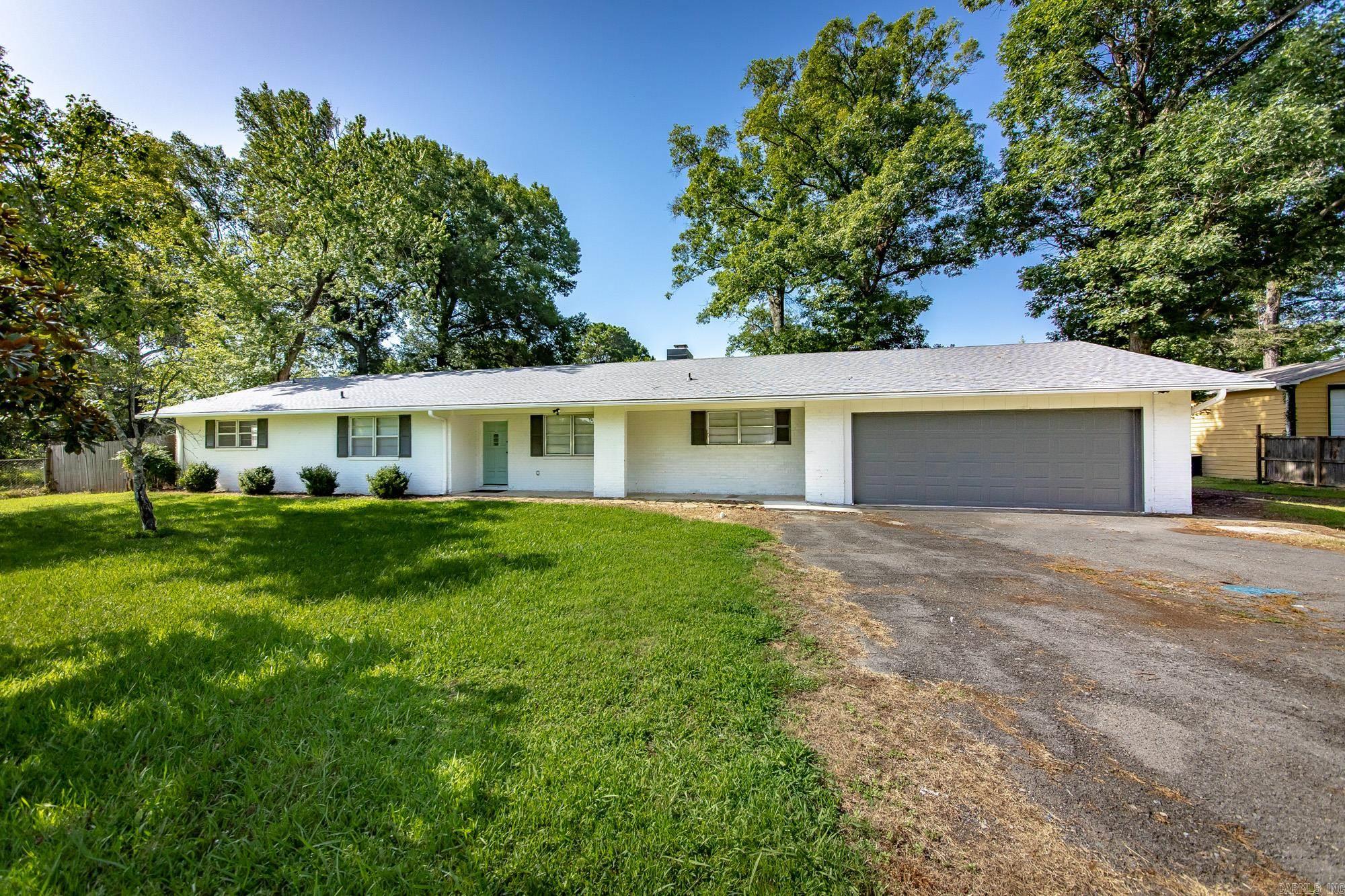 2112 Lancelot Lane — photo