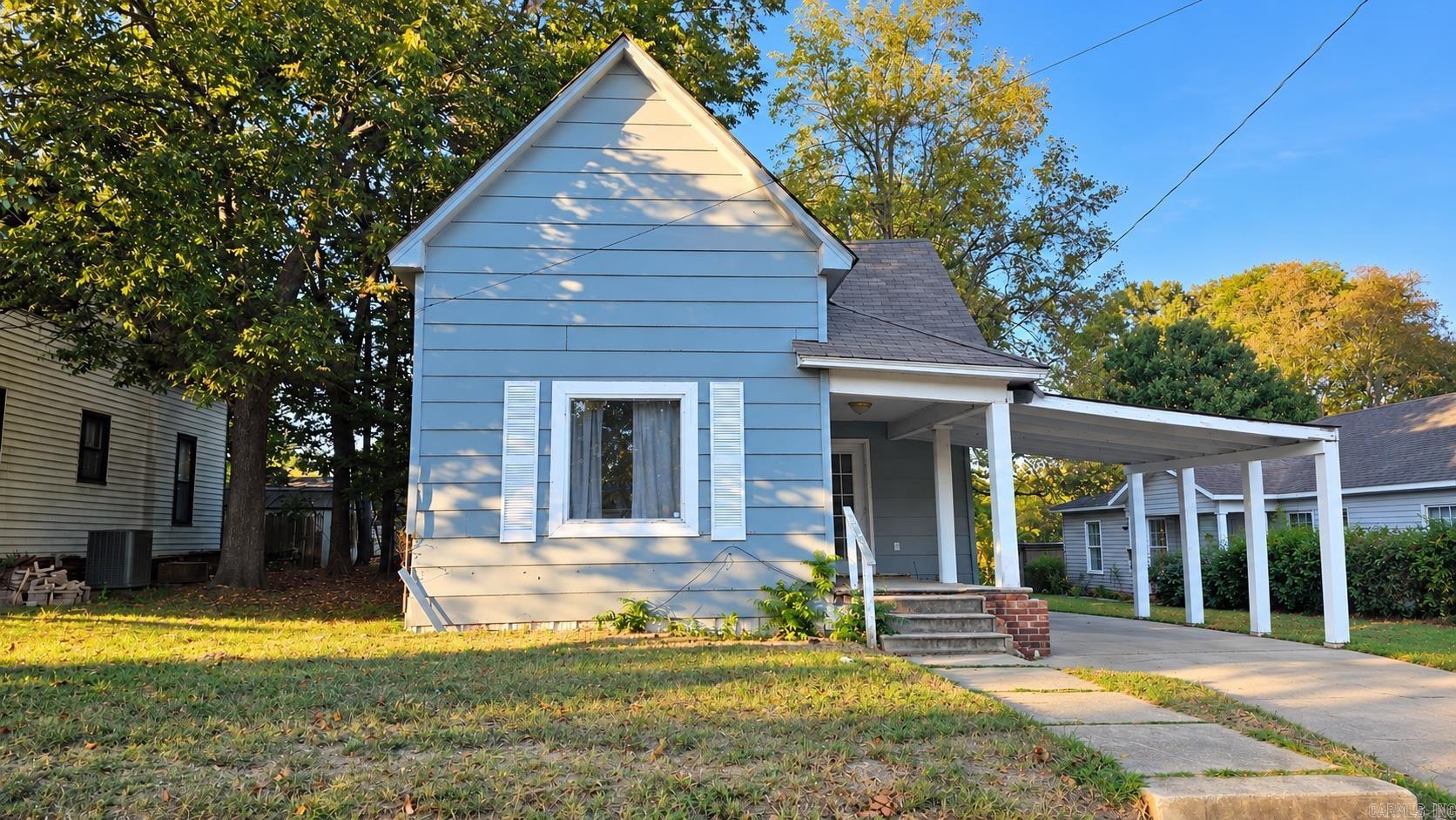 421 W Hunt — photo