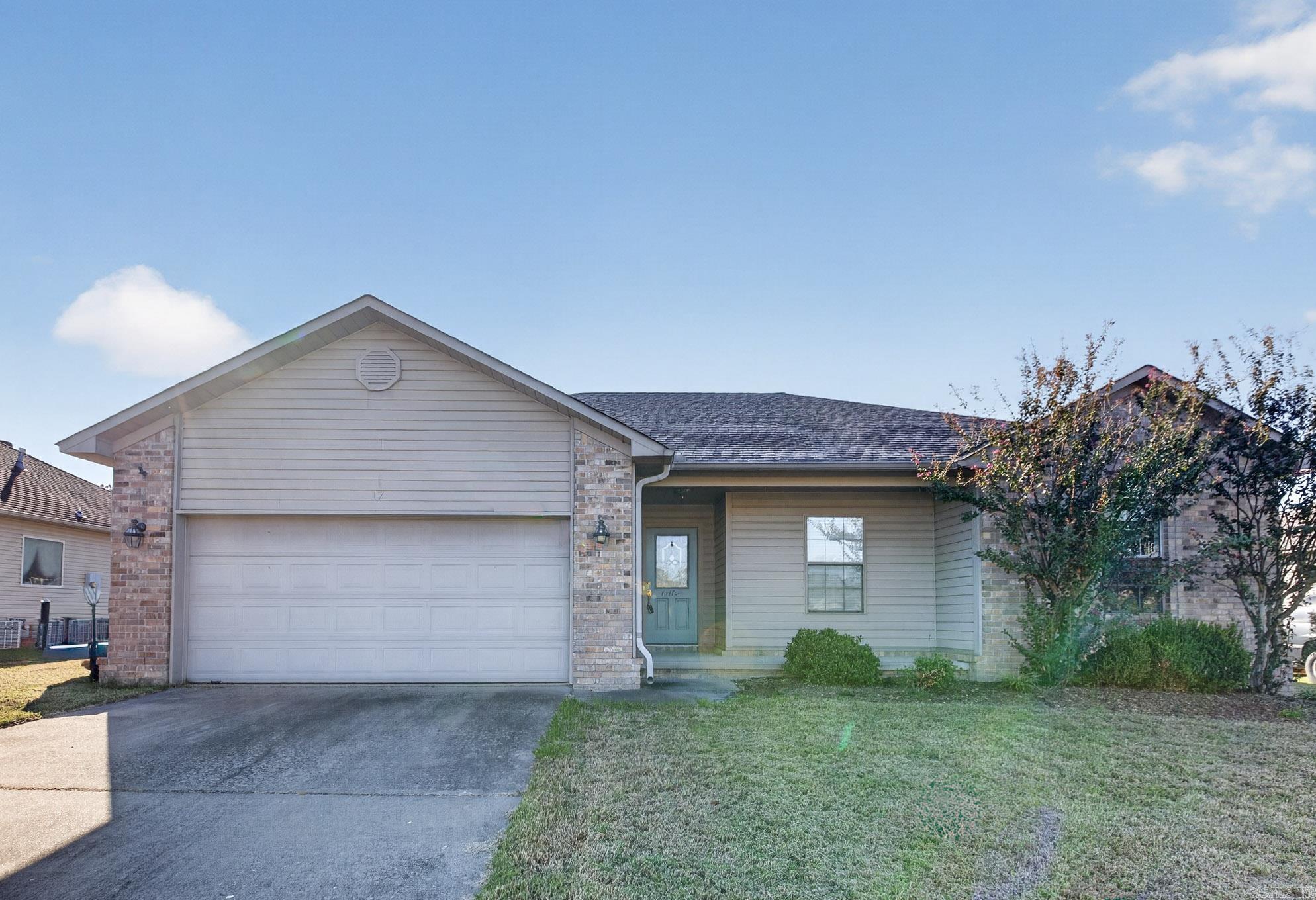 17 Jaguar Drive — photo