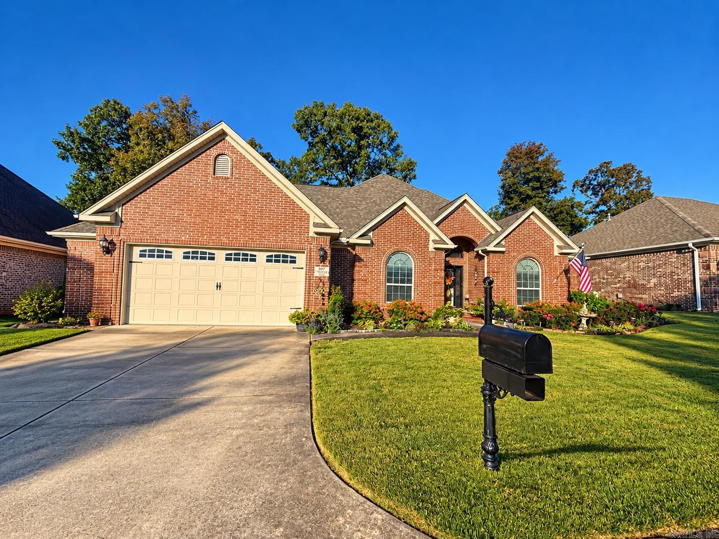 307 Cobblestone Drive — photo