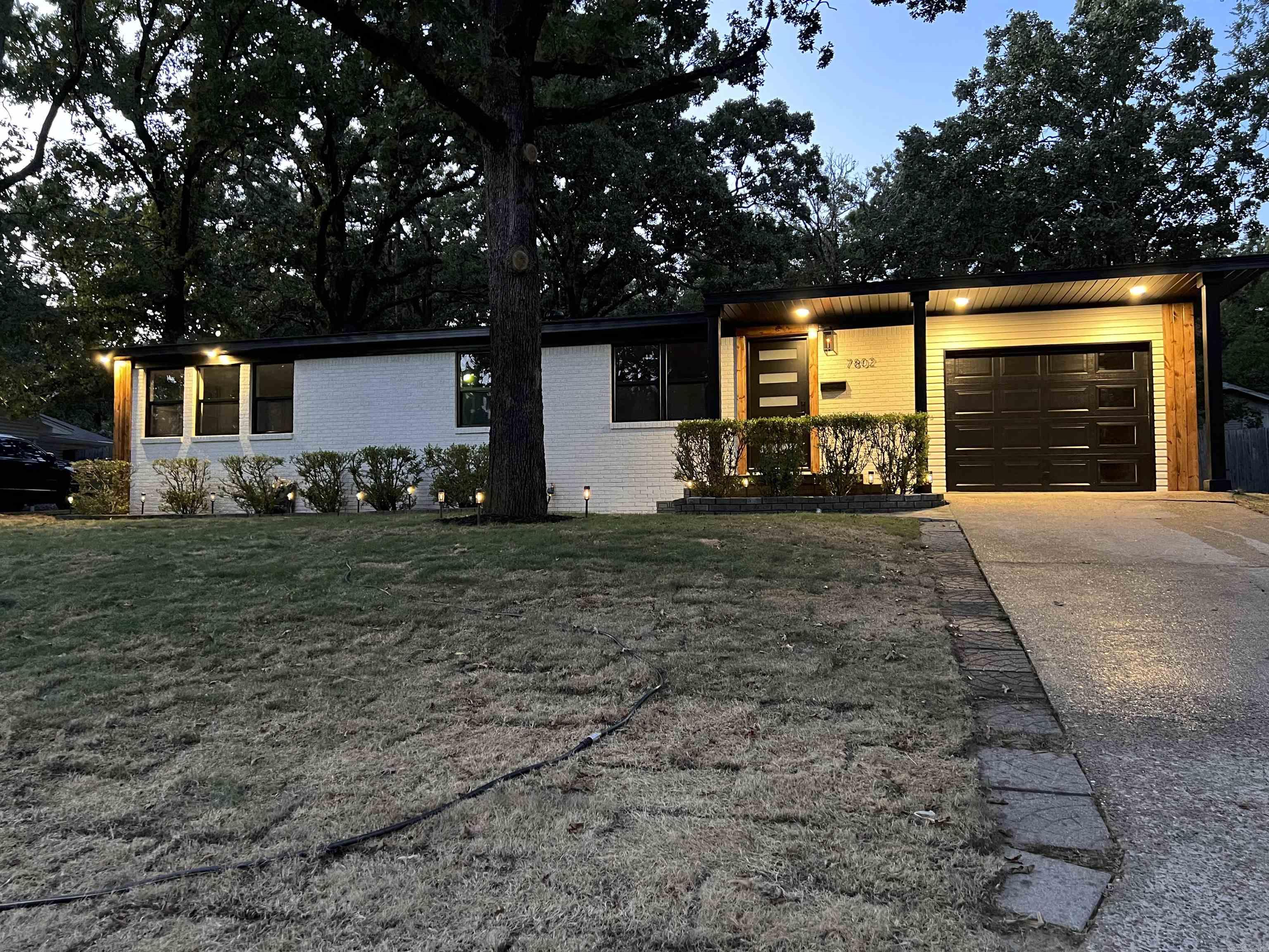 7802 Bonnie Brae Road — photo