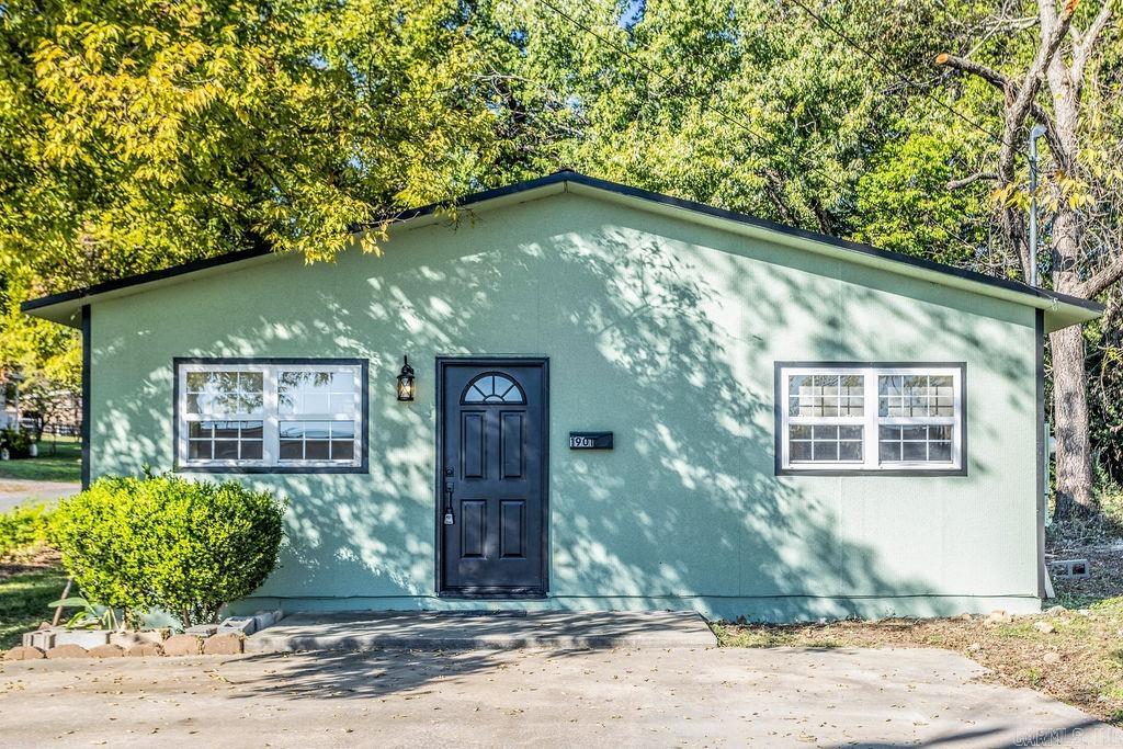 1901 Neeley Street — photo