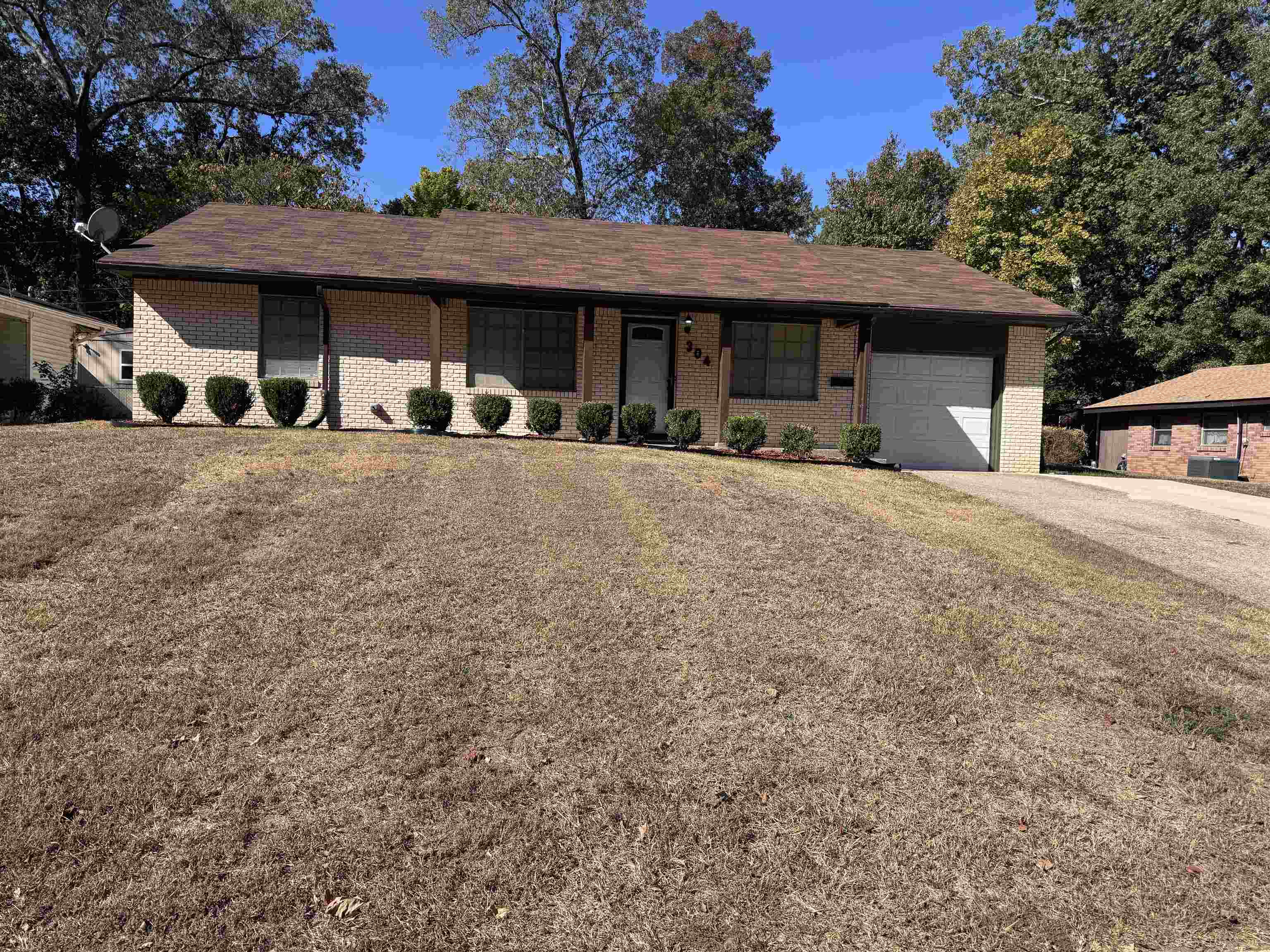 304 Tanglewood — photo