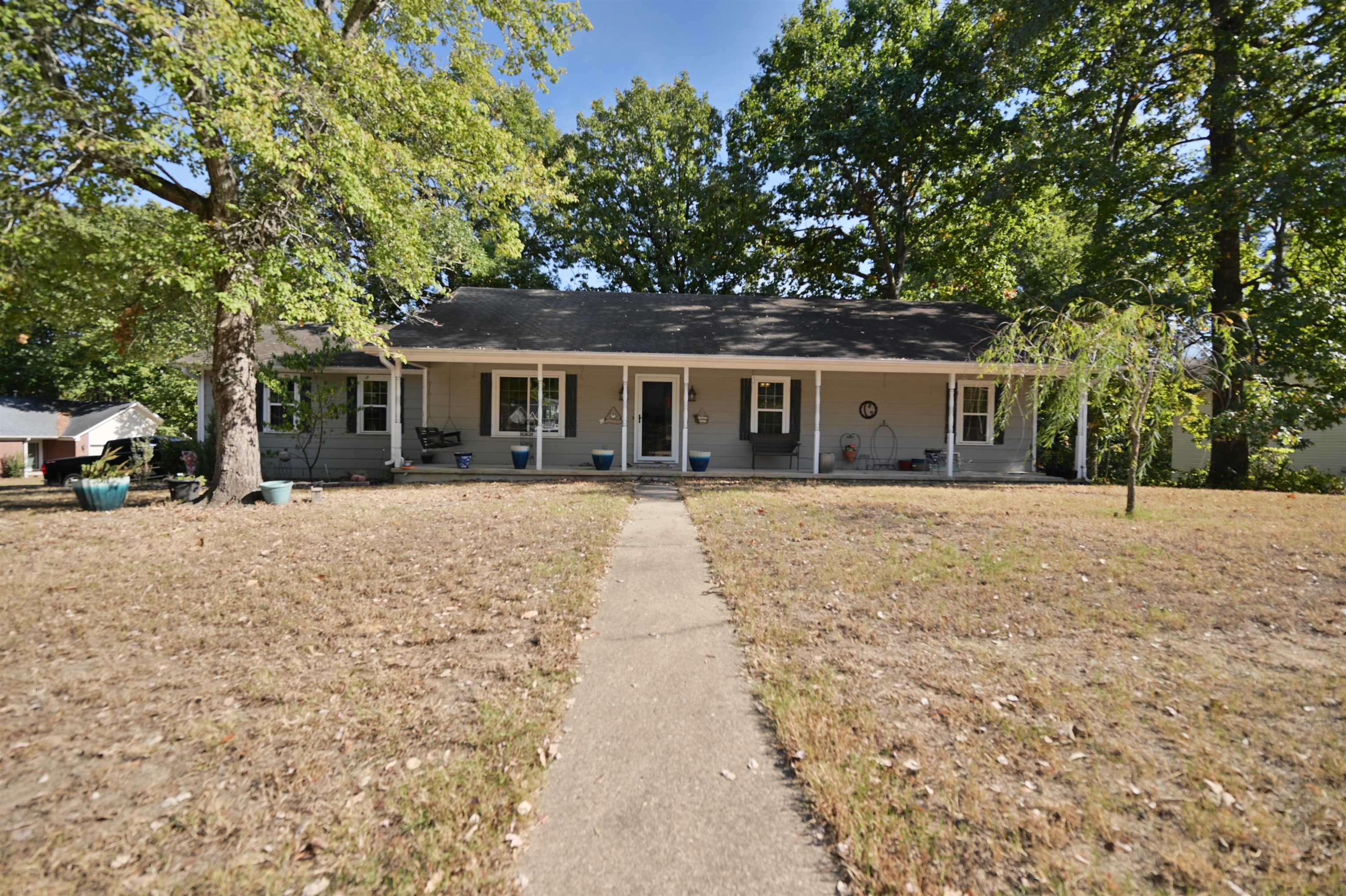 2609 Stoneleigh Drive — photo