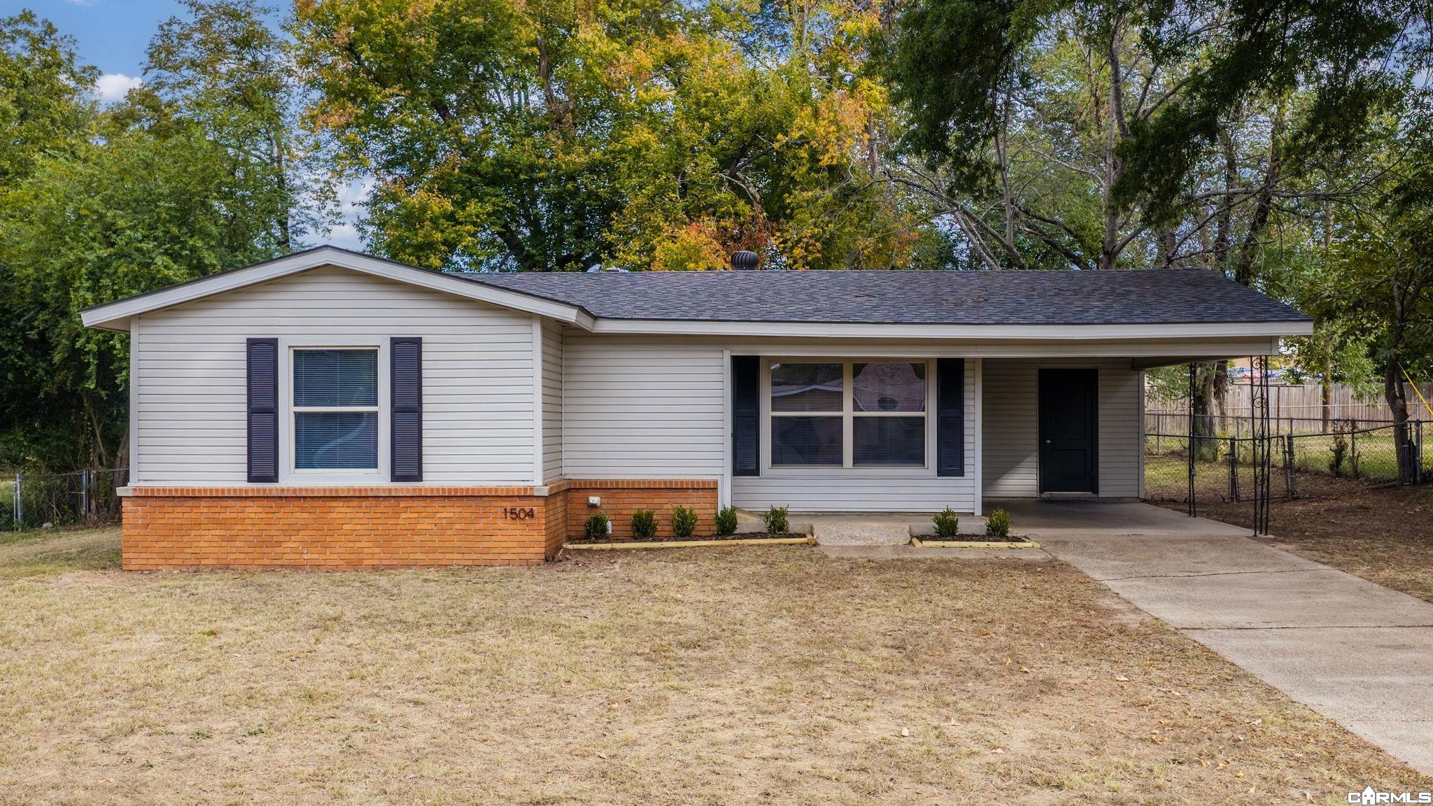1504 Carolyn Street — photo