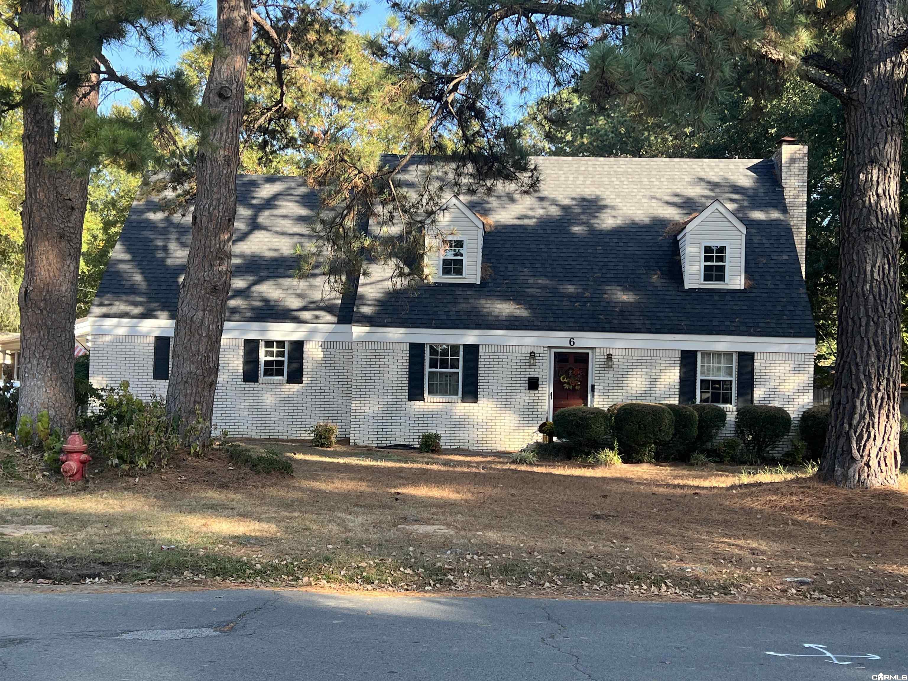 6 Colonial Drive — photo