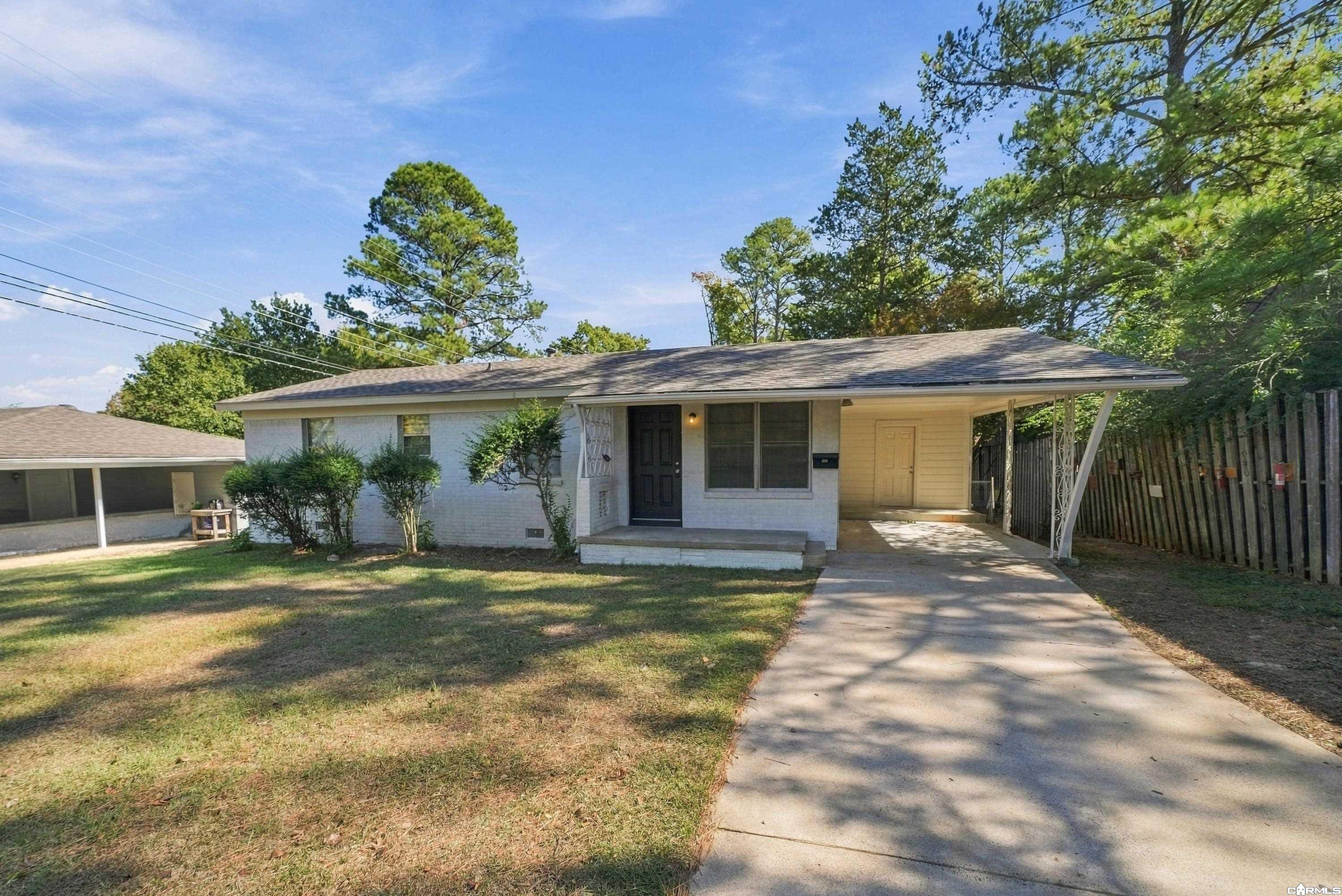 421 Maplewood Drive — photo