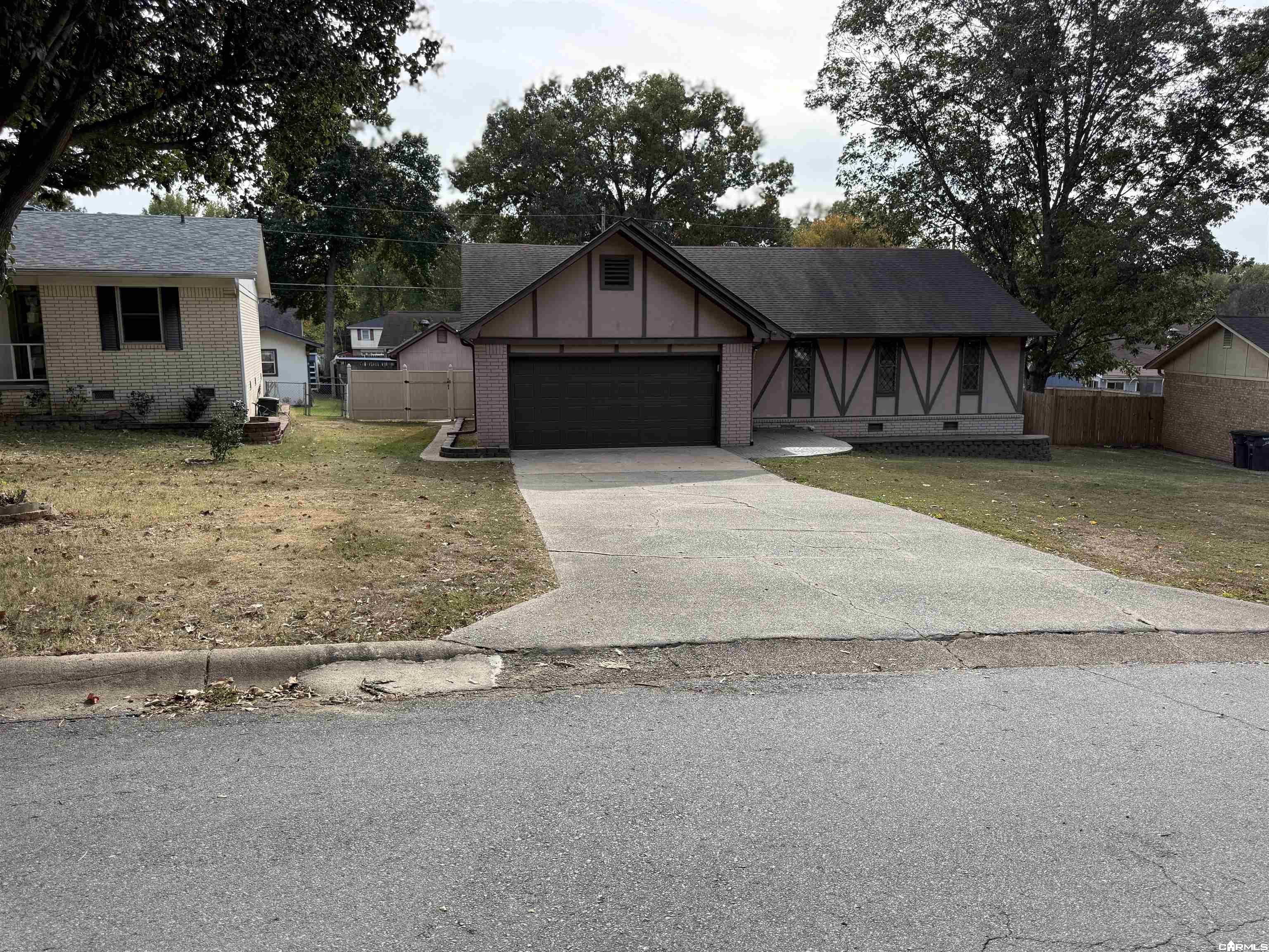 11 Carmen Court — photo