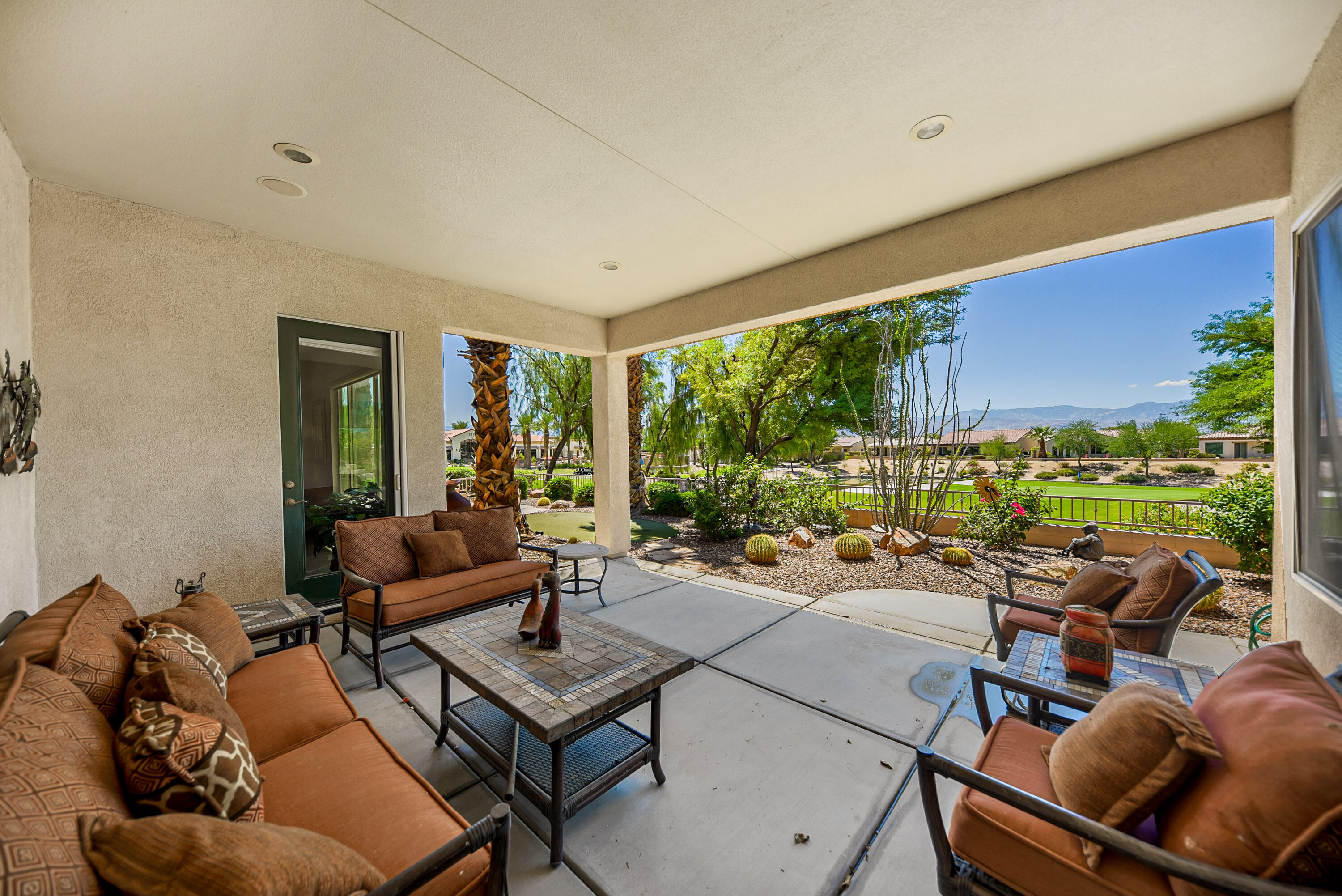 81465 Avenida Montura — photo