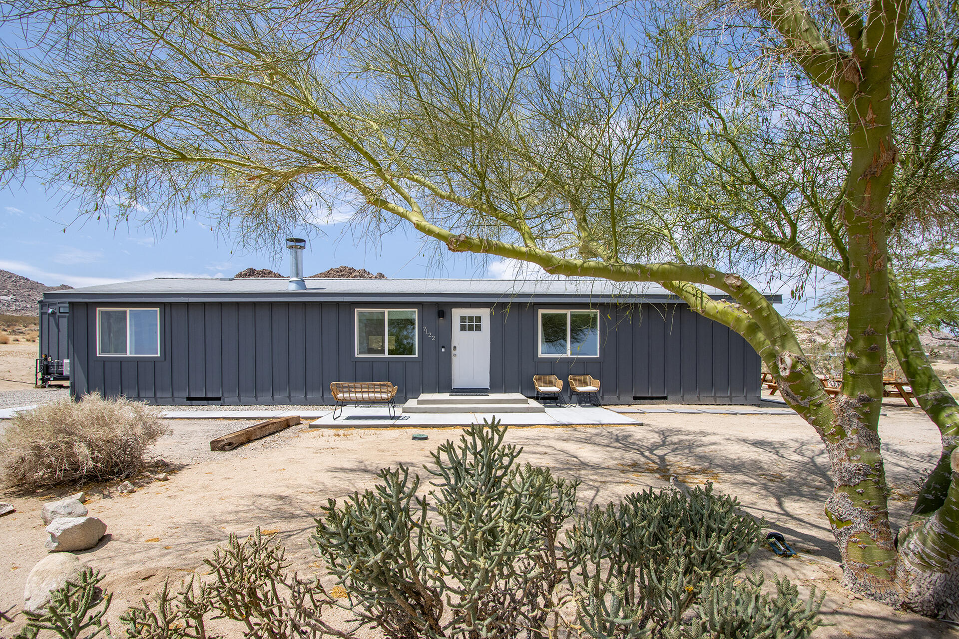 7122 Sunkist Rd, Joshua Tree, CA 92252 — photo 2