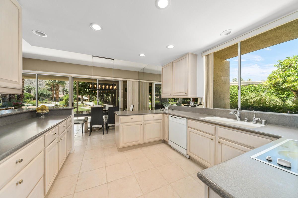 76895 Lark Dr — photo