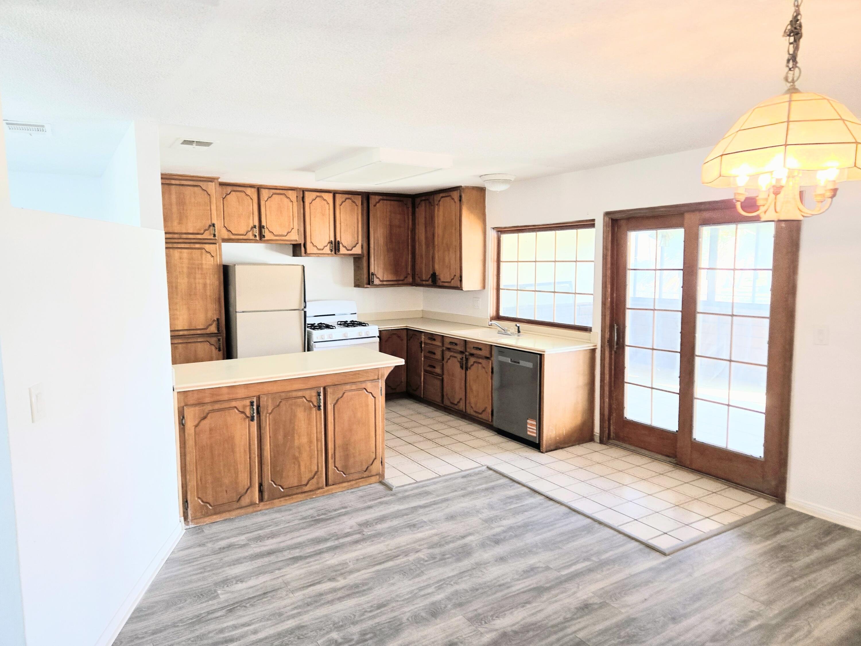 44121 Shadow Way — photo