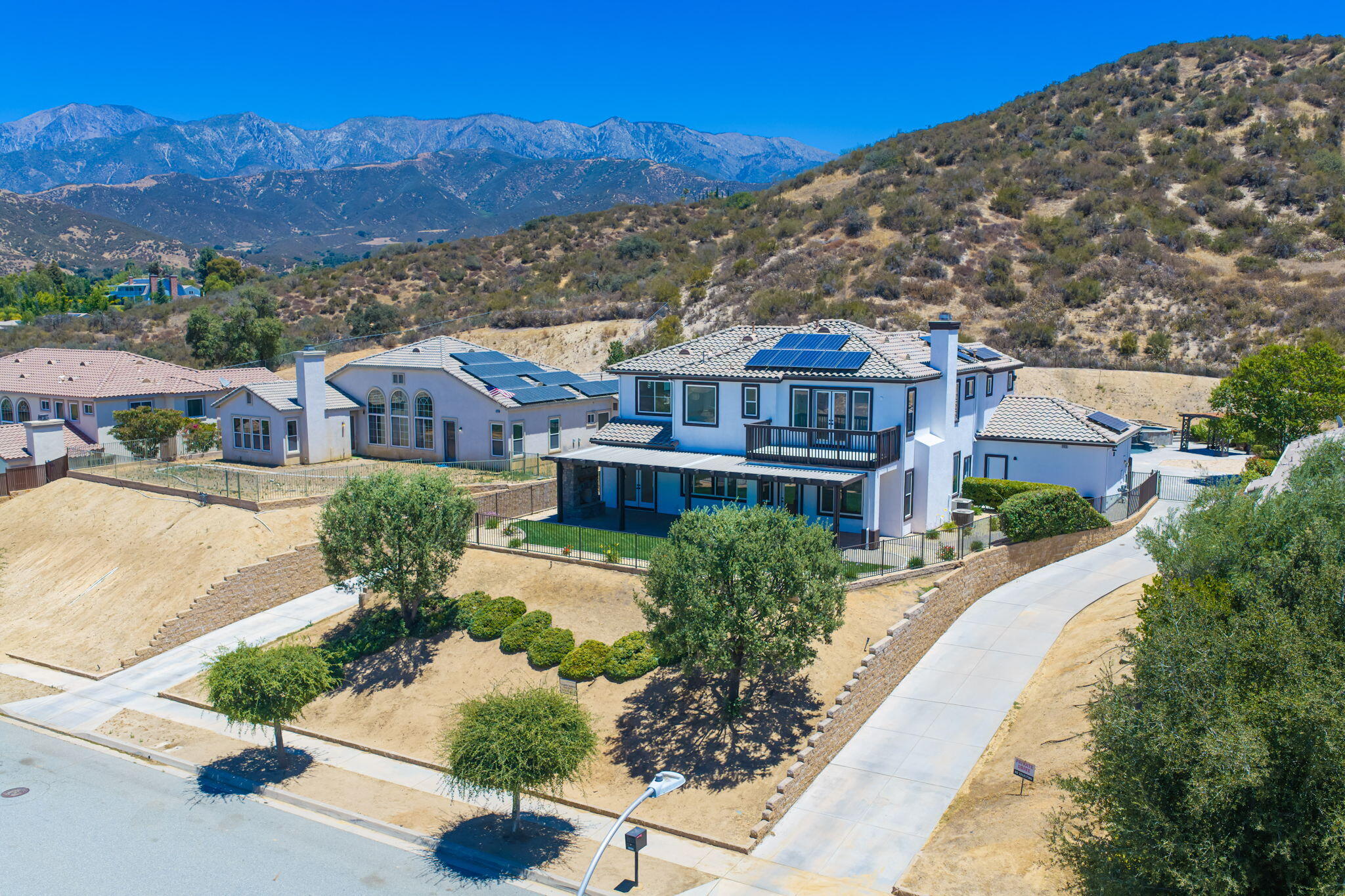 13435 Canyon Crest Rd — photo