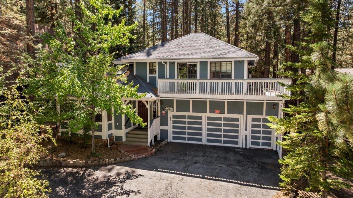 814 Crestwood Dr — photo