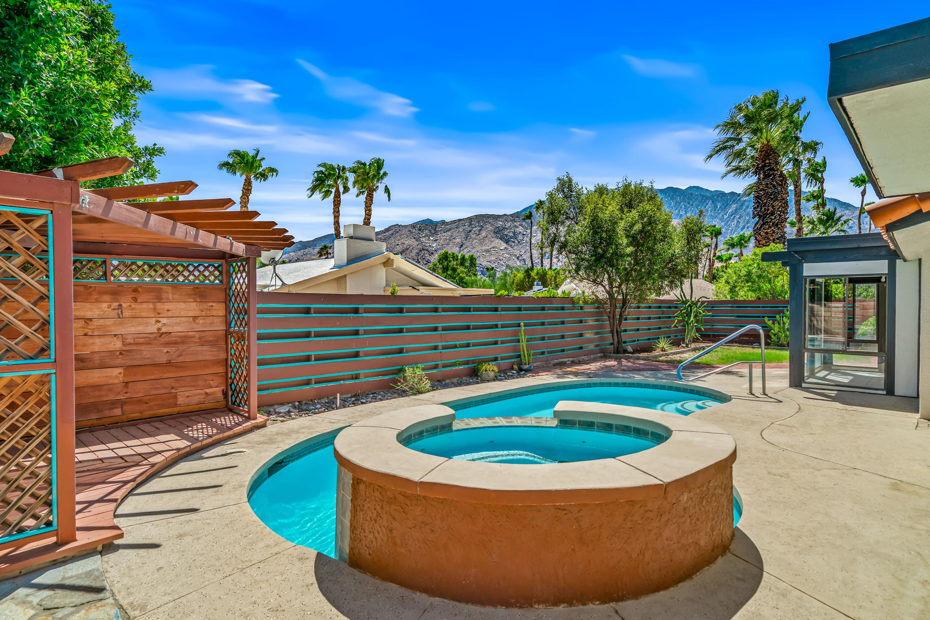 1351 E Luna Way — photo