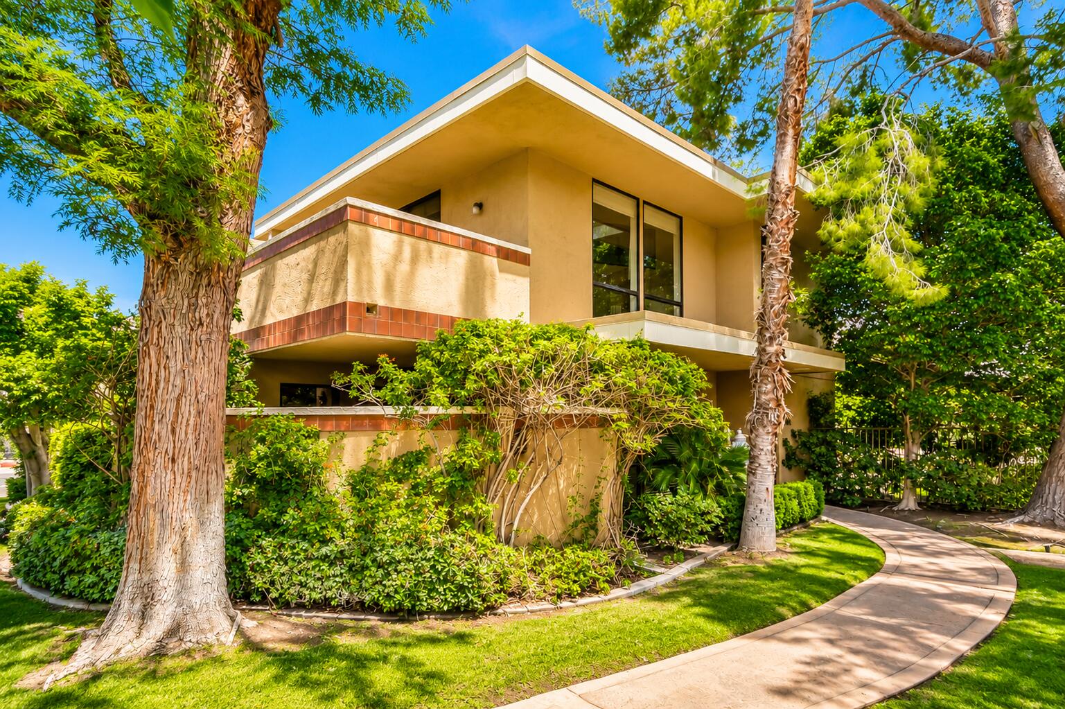 2501 N Indian Canyon Dr Unit 603 — photo